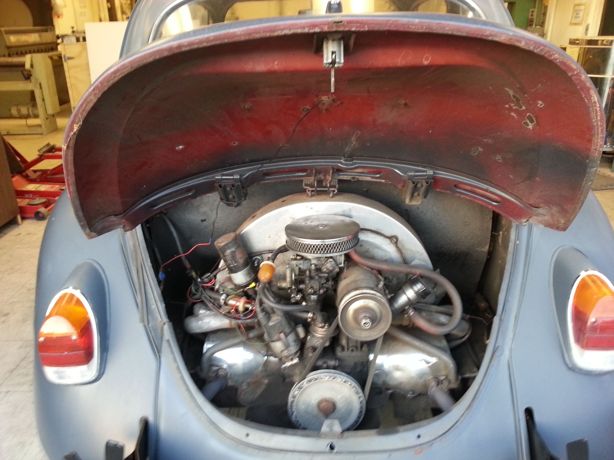 Changing the oil in a 1968 Volkswagon Beetle