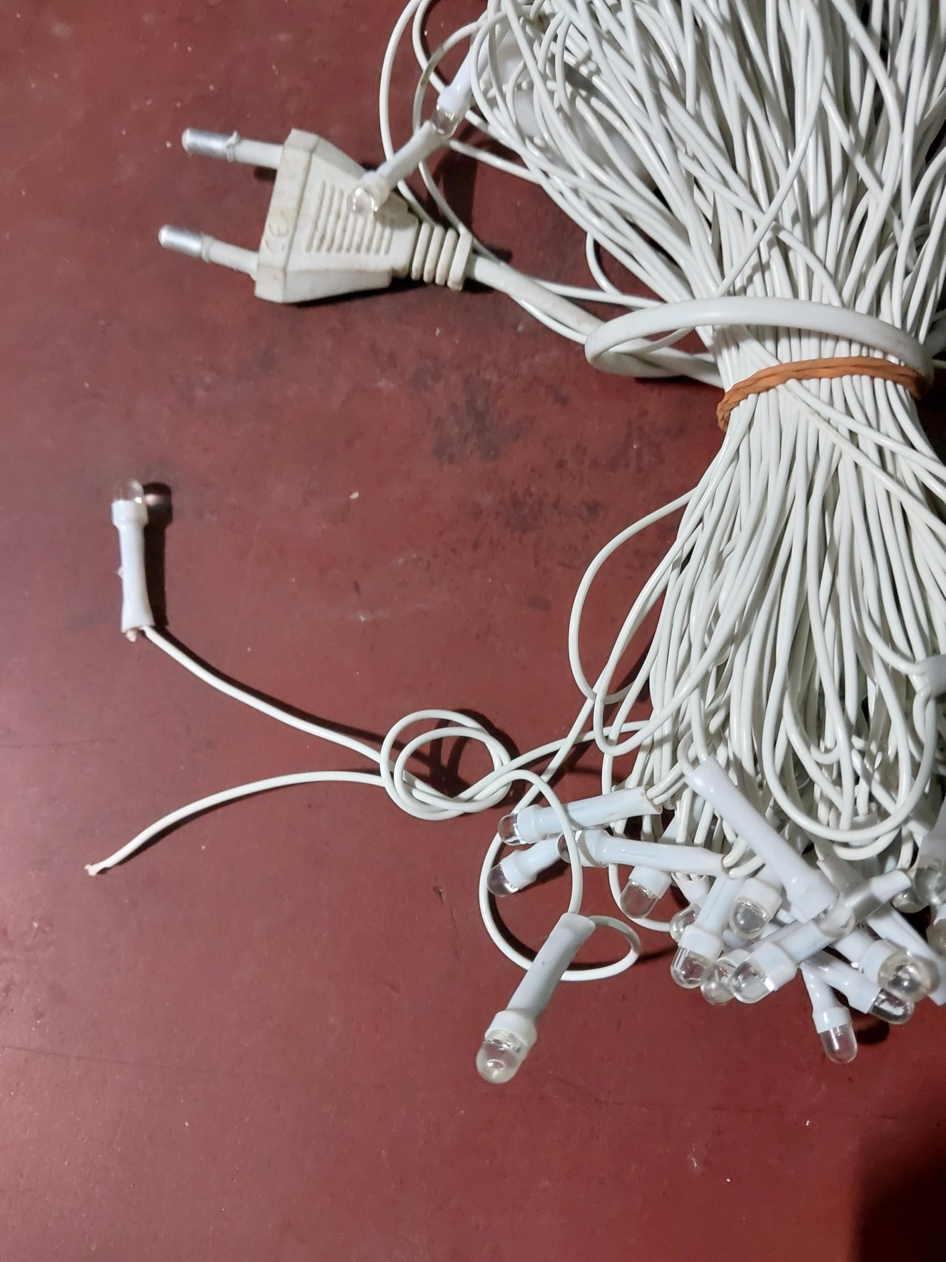 How to Easily Fix Broken Christmas LightsDon't Throw Them Out! 5