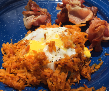 Easy Dutch Oven Sunny Eggs & Campfire Bacon