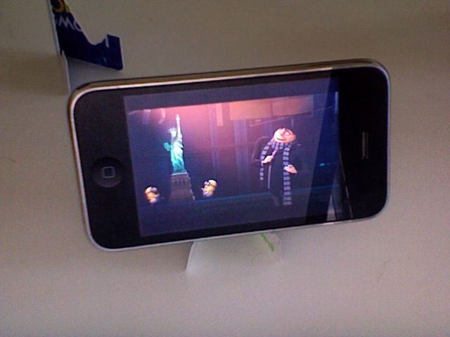 How to Make a Pocket IPhone Stand From a Standard Card