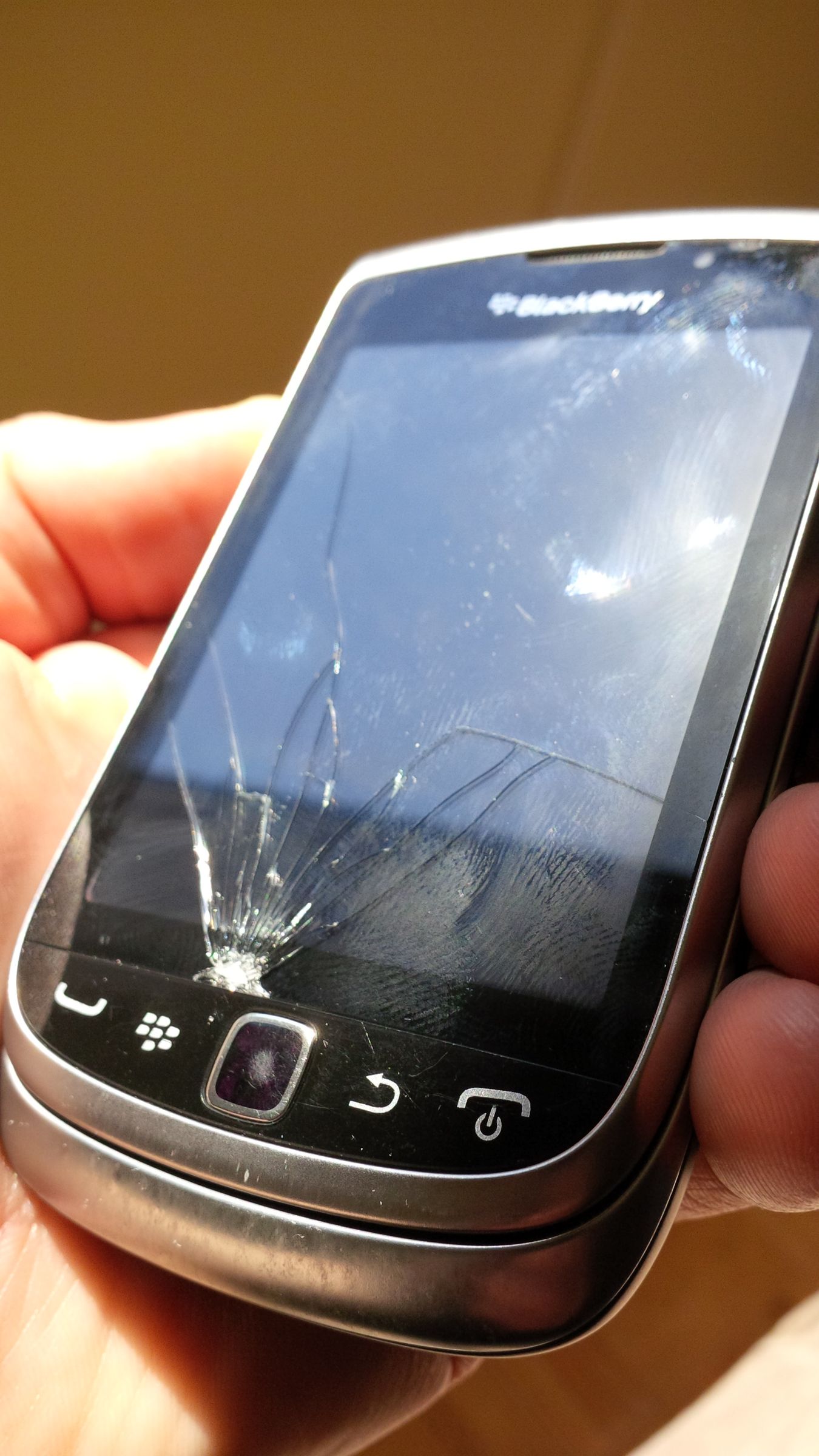 BlackBerry Torch 9810 Reverse Oreo Stormtrooper Screen Hack