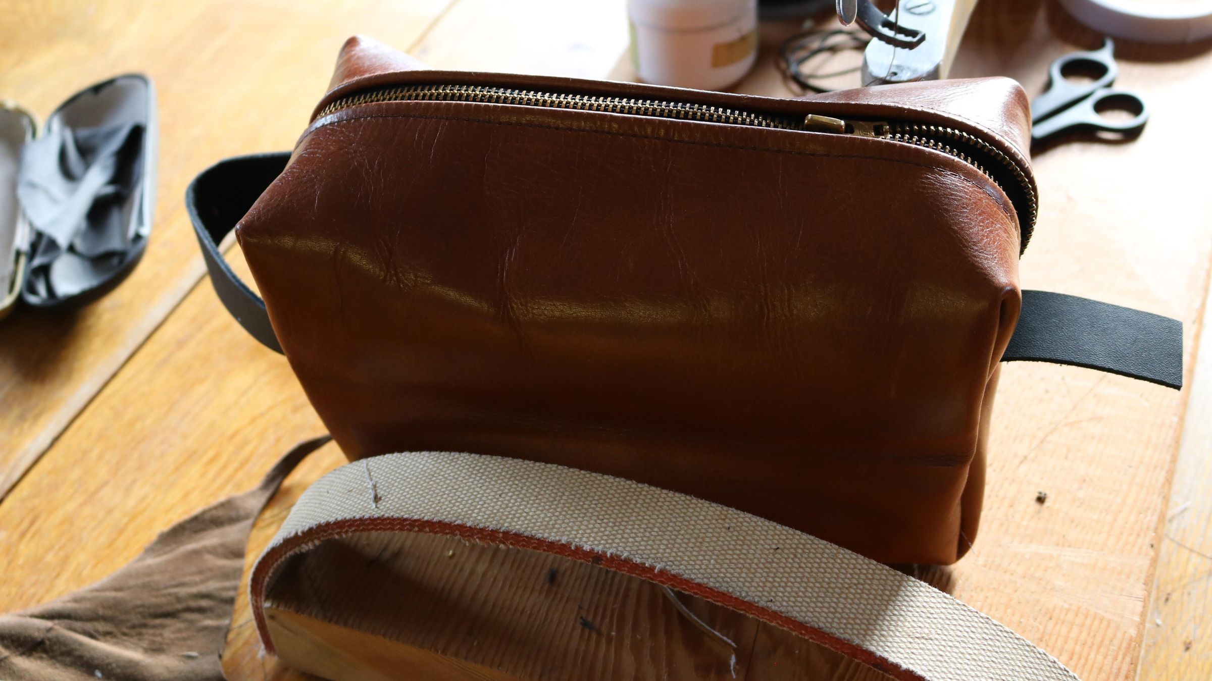 How to Make a Leather Dopp Kit 8 Steps (with Pictures) Instructables