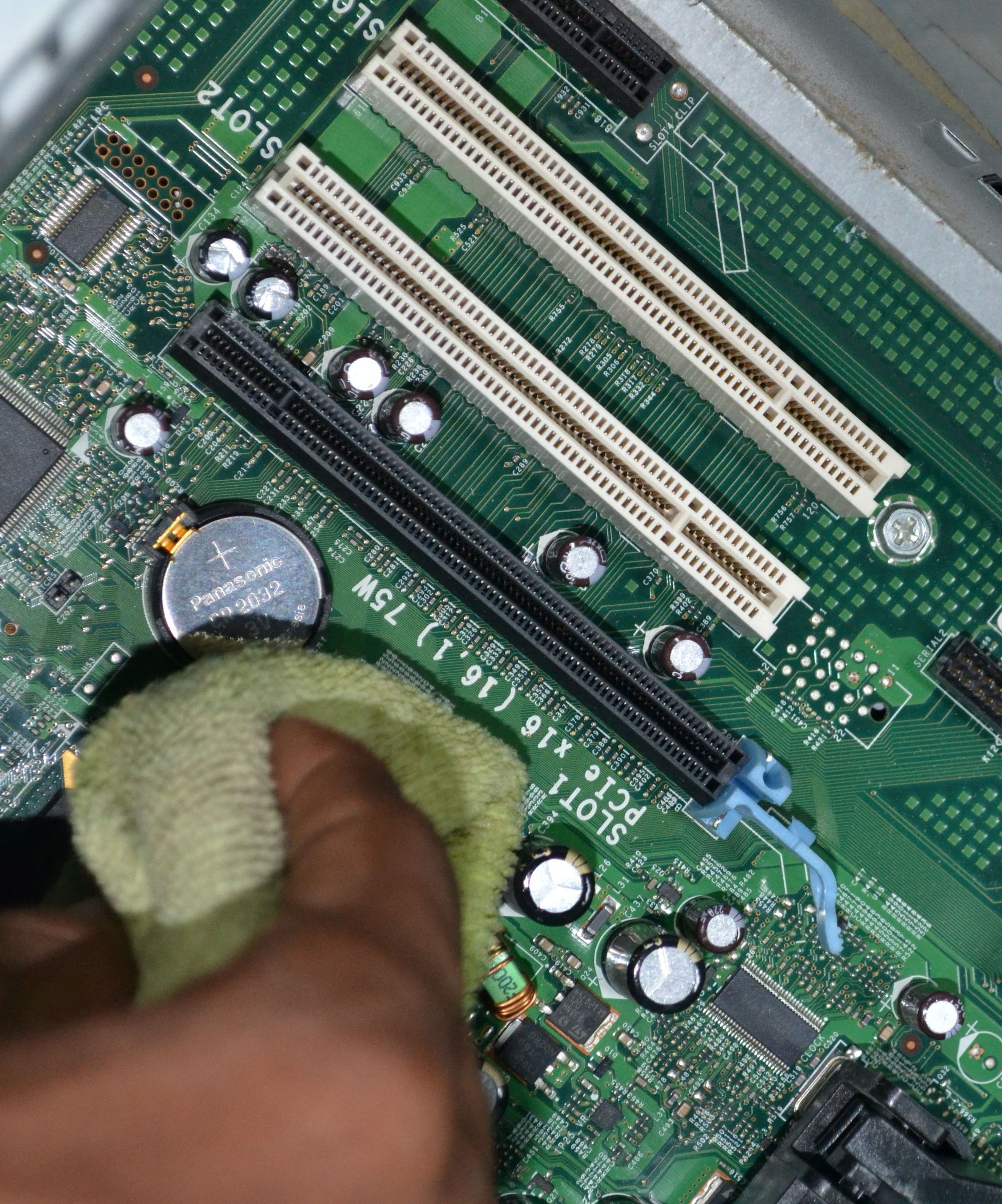 Cómo Limpiar Una Computadora