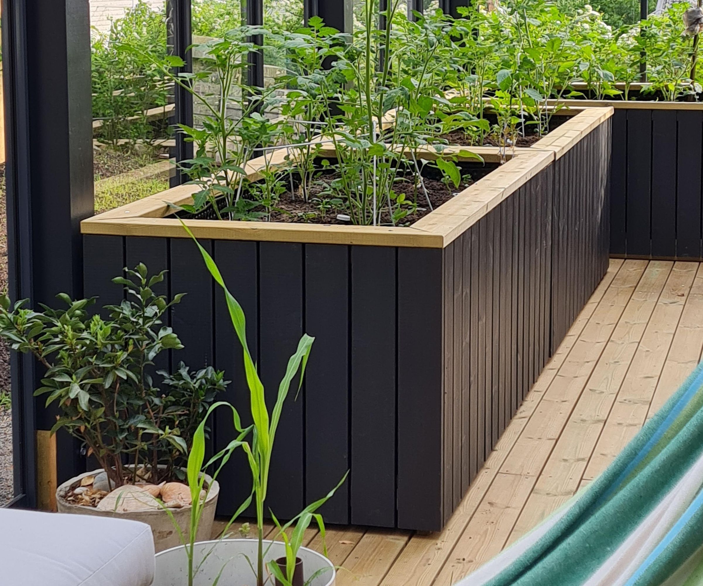 Superior XL Planter Box