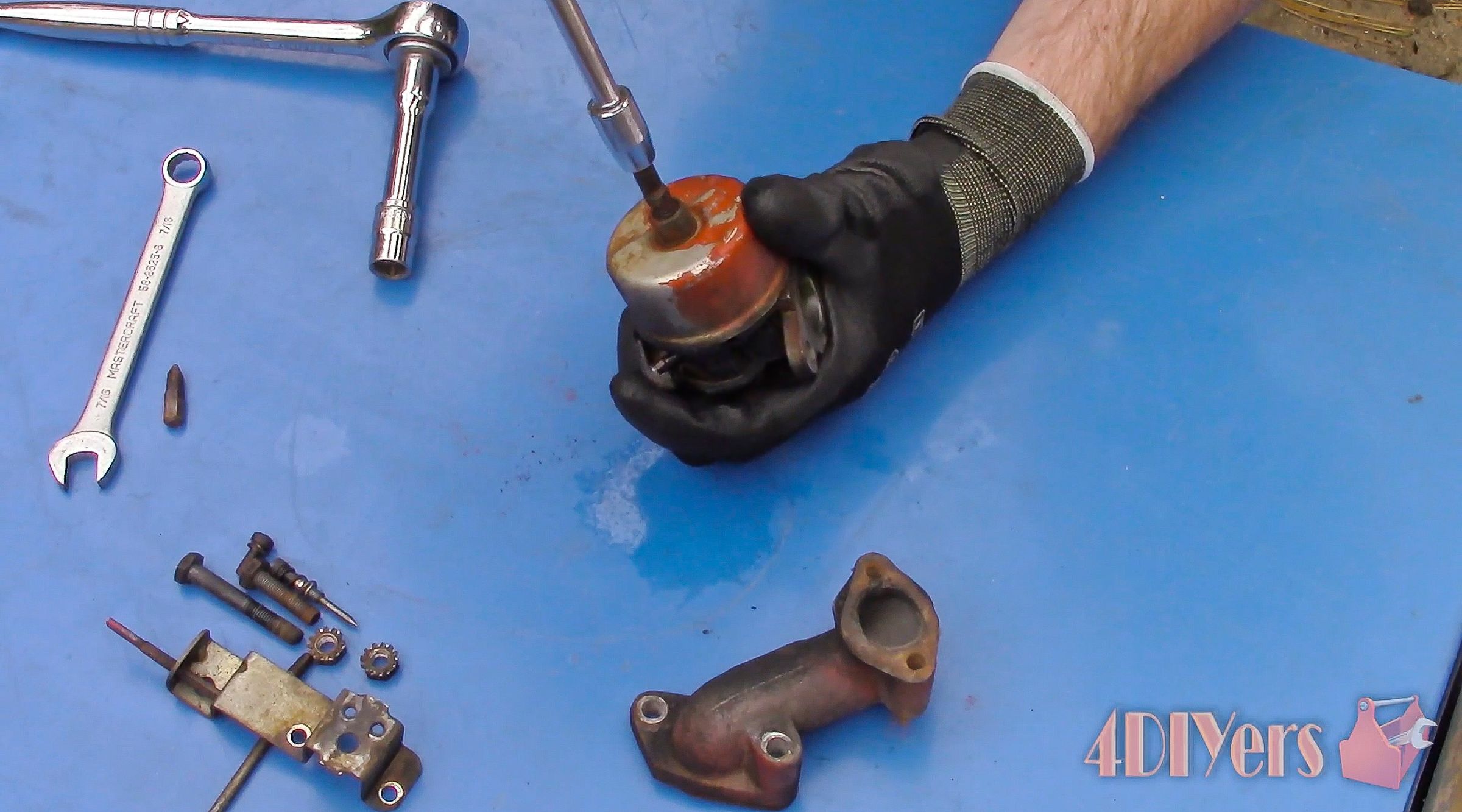 How to Clean a Carburetor on an Engine 5 Steps (with Pictures