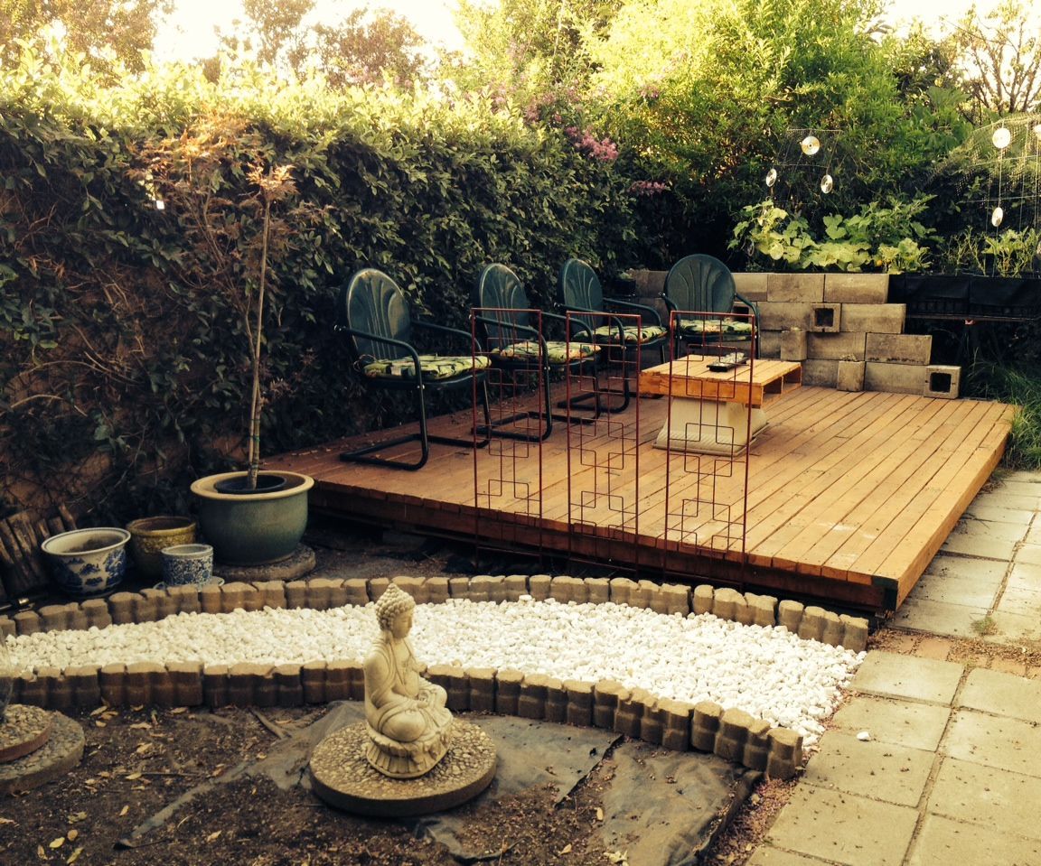 Wood Pallet Backyard Deck