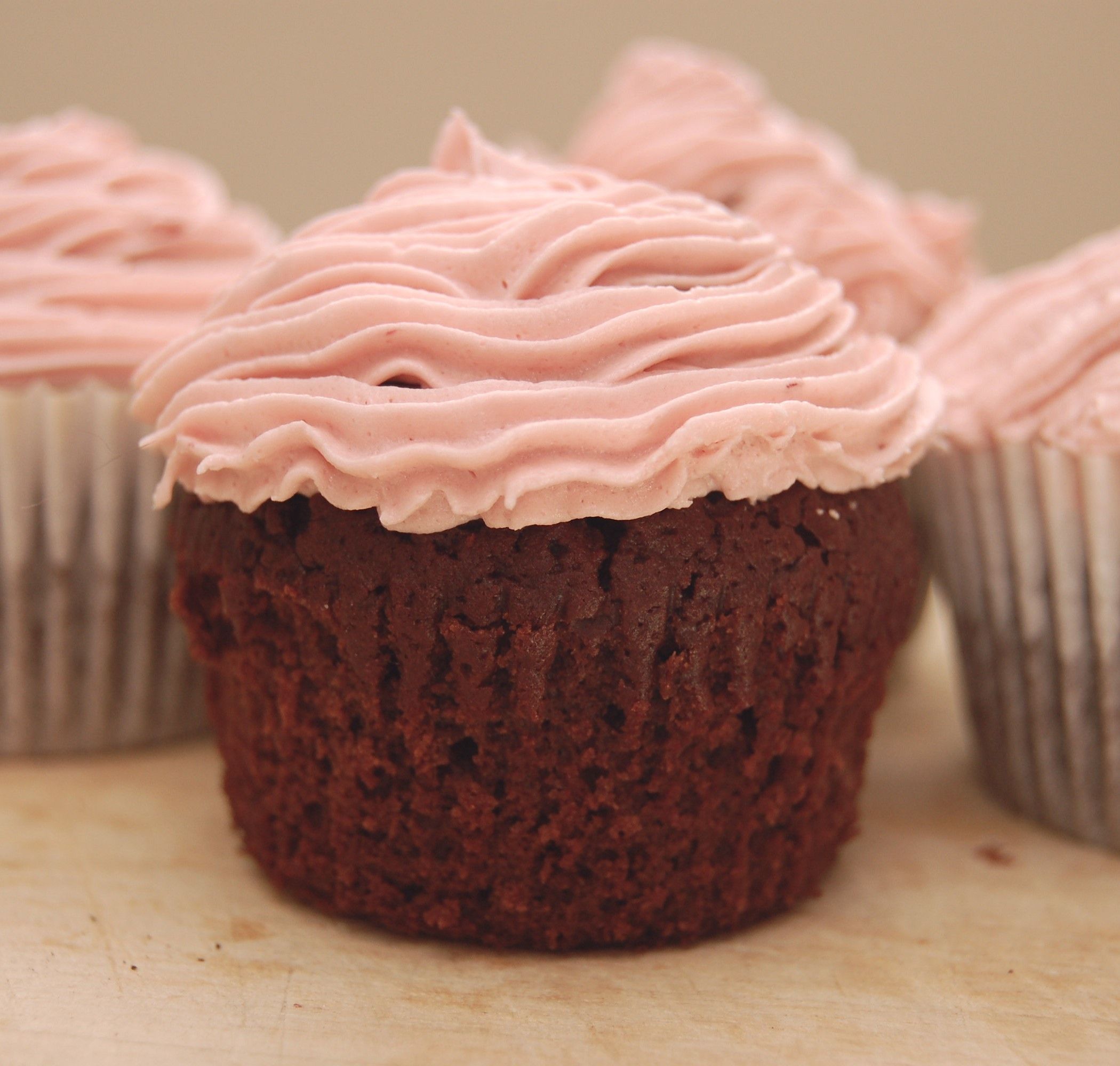 Dr Pepper Cupcakes With Cherry Almond Frosting
