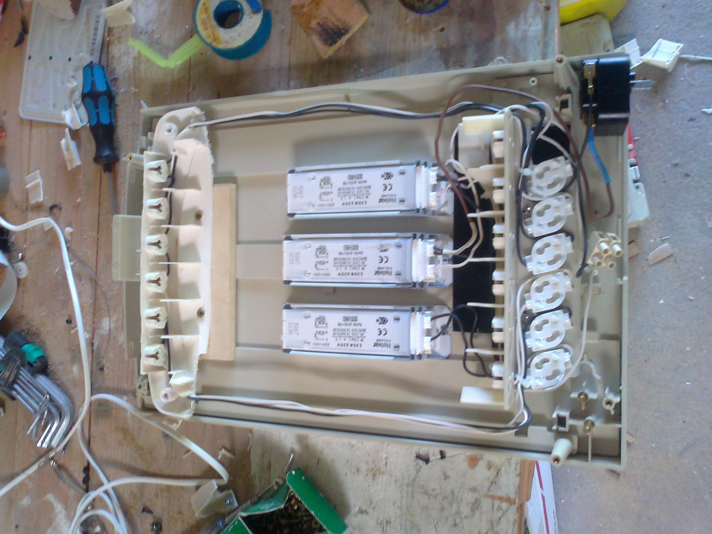 UV Exposure Box : 4 Steps (with Pictures) - Instructables