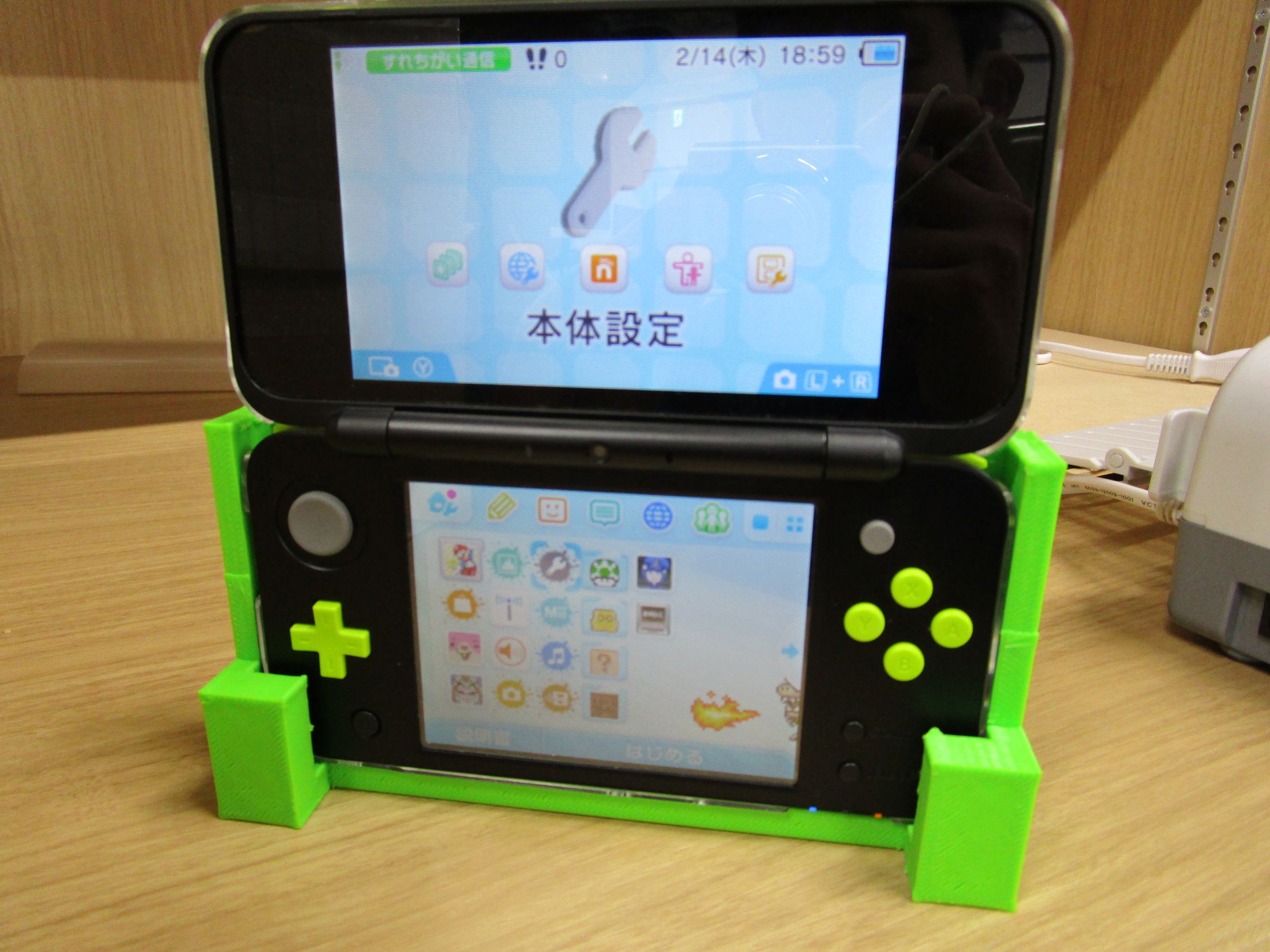 ニンテンドー3DS ひらべったい LL レッド×ブラック 1608
