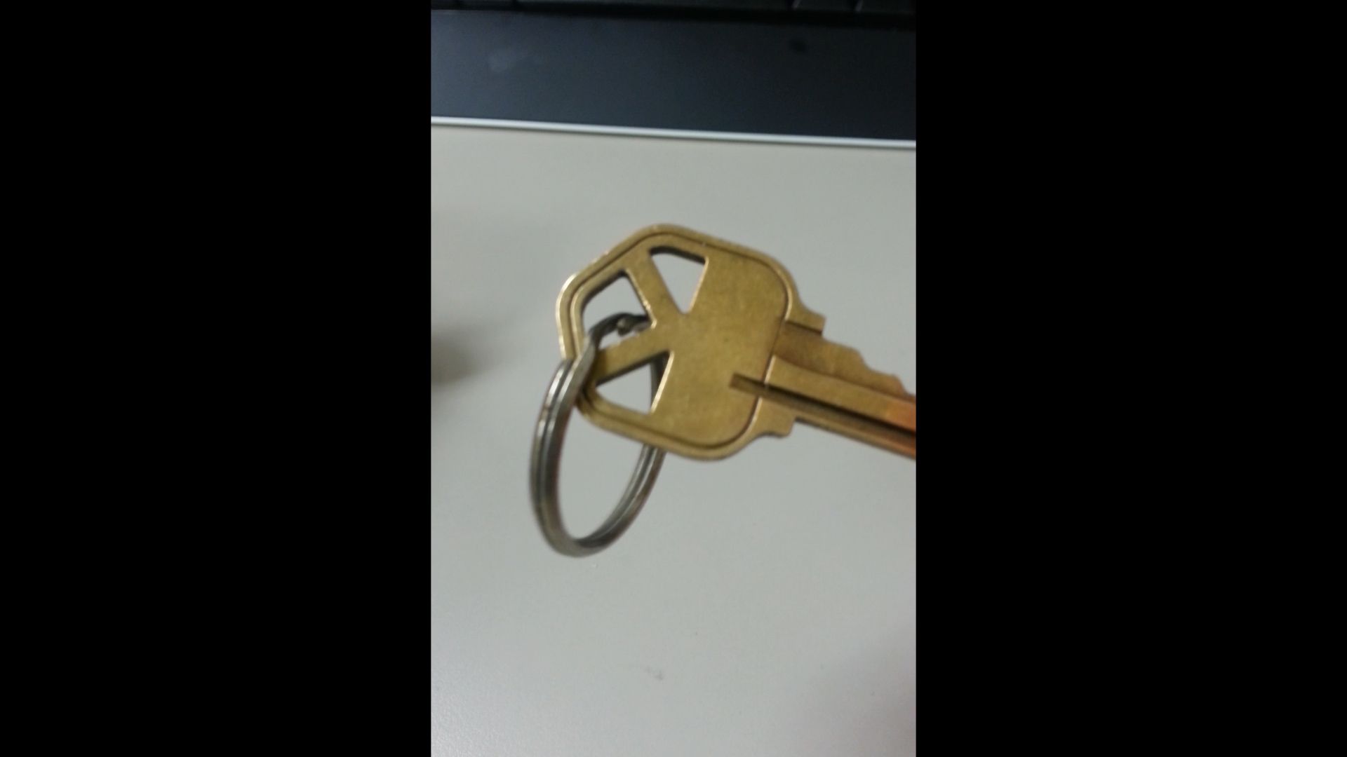 How to use a key ring