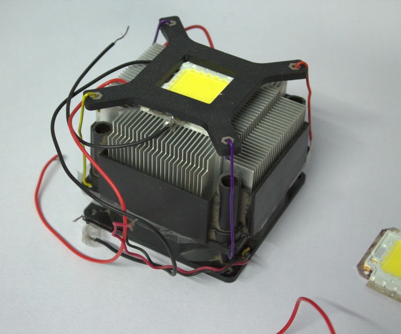 LED With Cooler Heat Sink