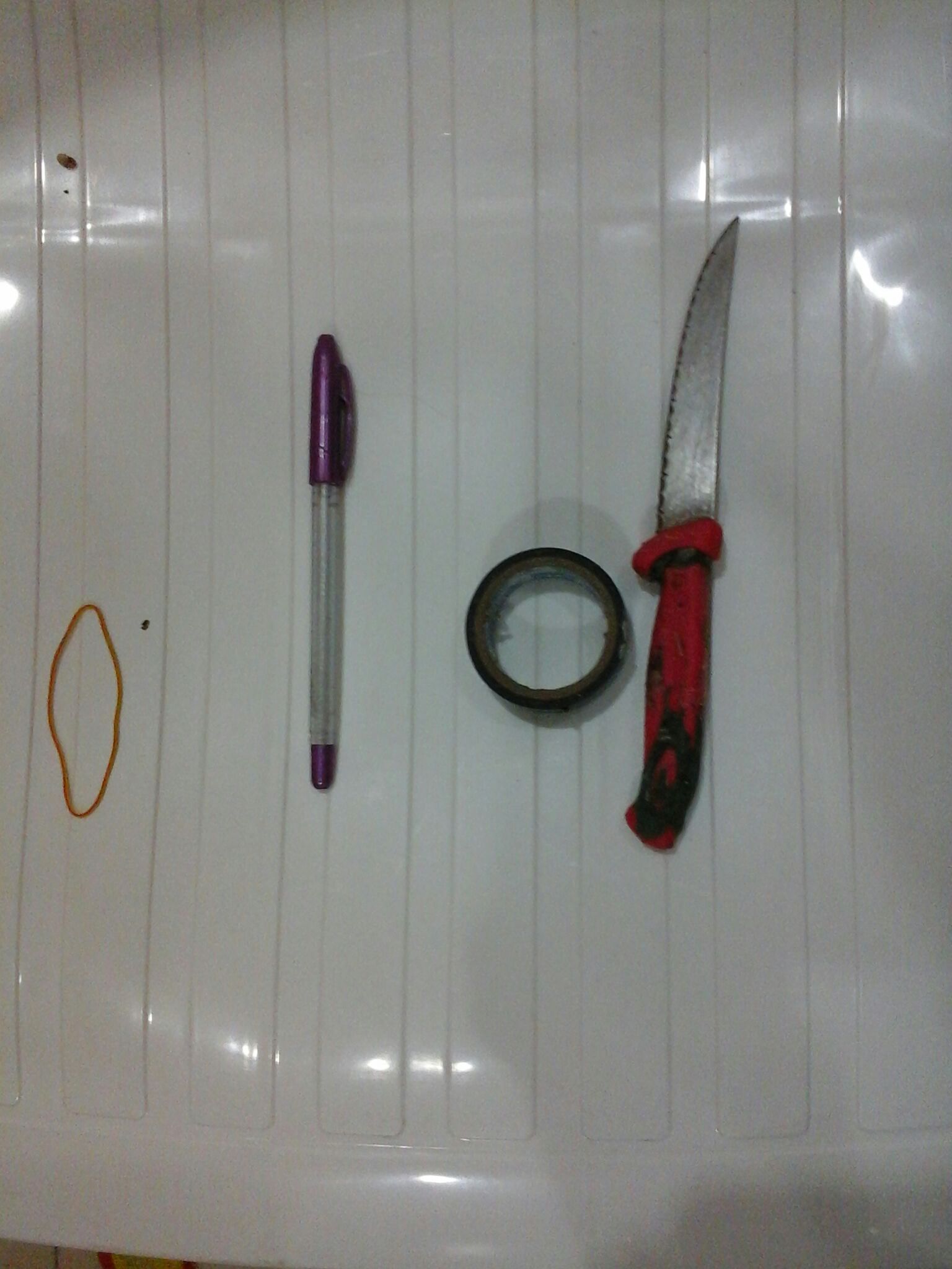  Simple Rubber Band Pen Gun