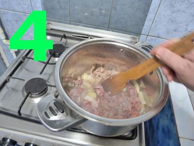 Fry the Onion and Meat