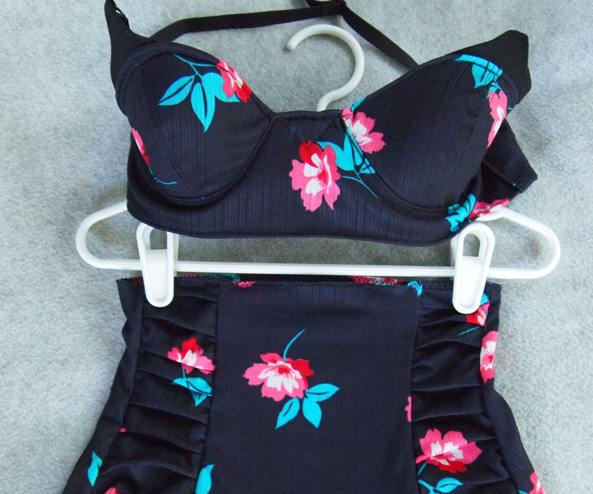 How to Sew a Vintage Style High-Waist Bikini