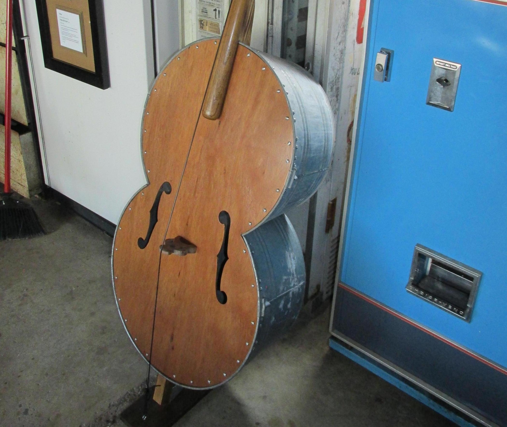 Single String Double Gutbucket 8 Steps (with Pictures) Instructables