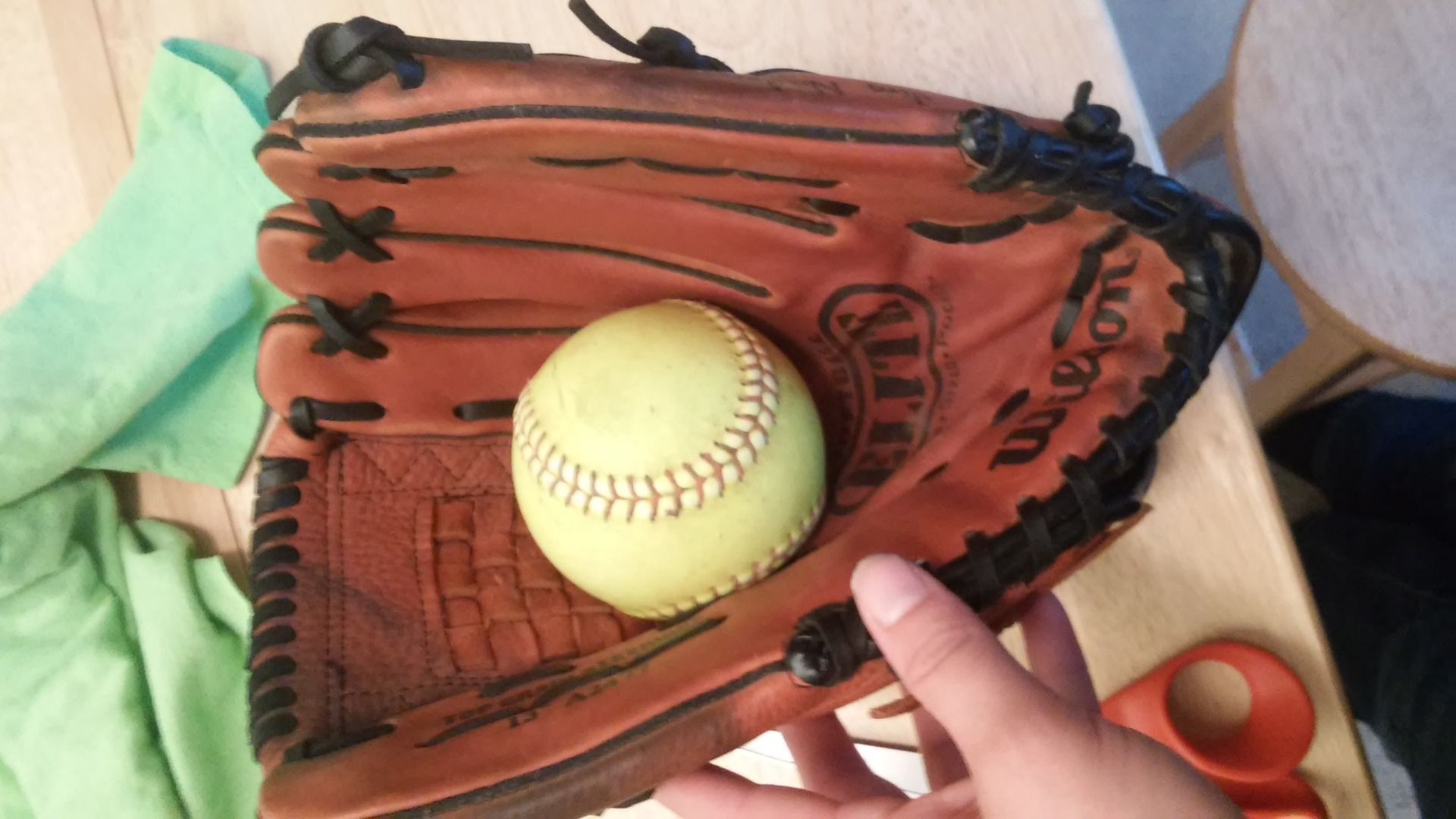 Conditioning a Softball Mitt 5 Steps (with Pictures) Instructables