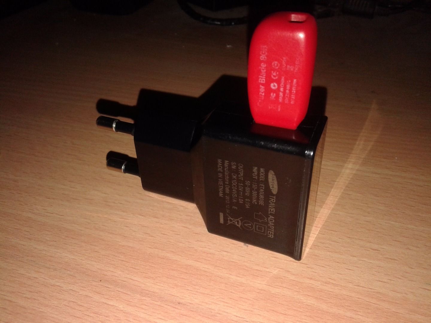 Pen Drive Holder / Stand 3 Steps Instructables