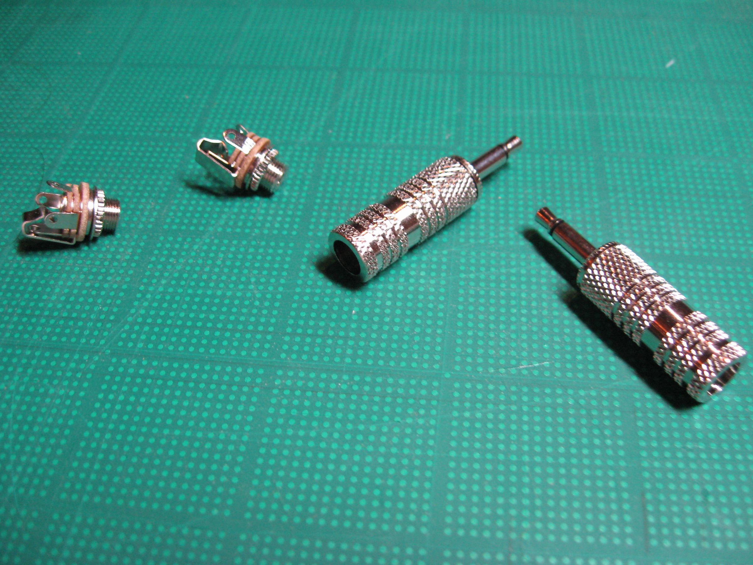 Make Your Headphone Cable Removable 3 Steps (with Pictures