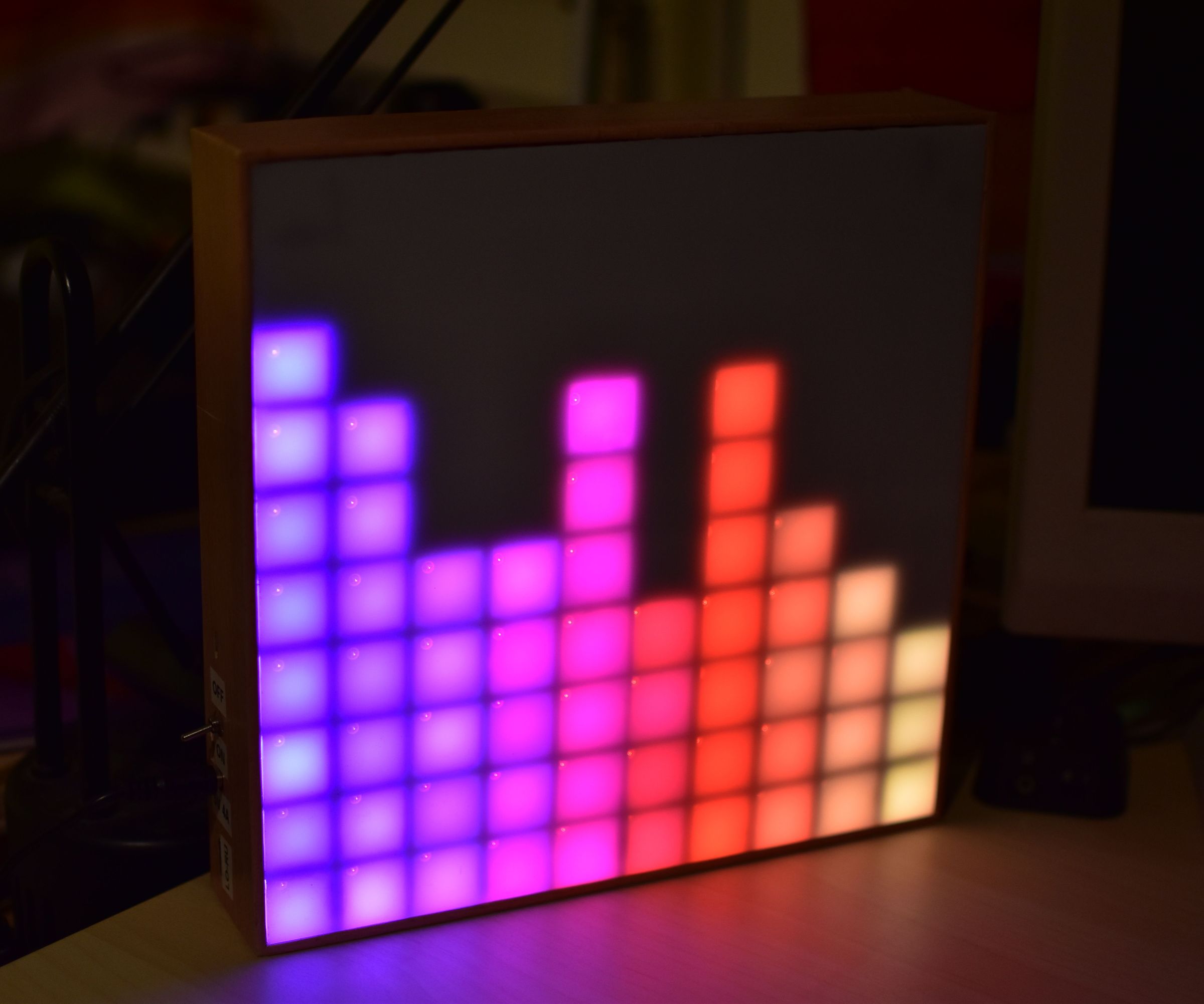 Arduino Spectrum Analyzer on a 10x10 RGB LED-Matrix