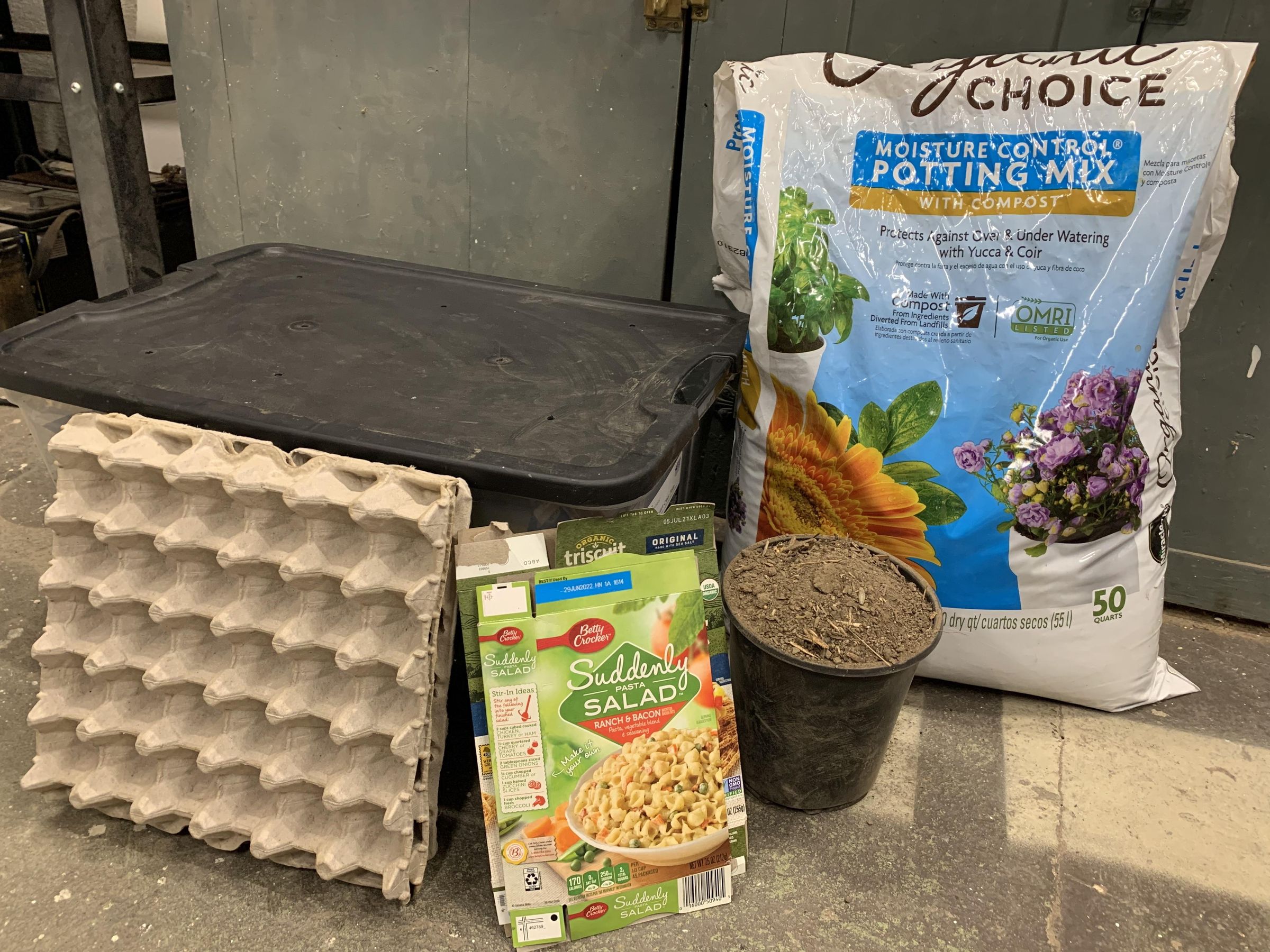 Indoor Worm Bin 7 Steps Instructables