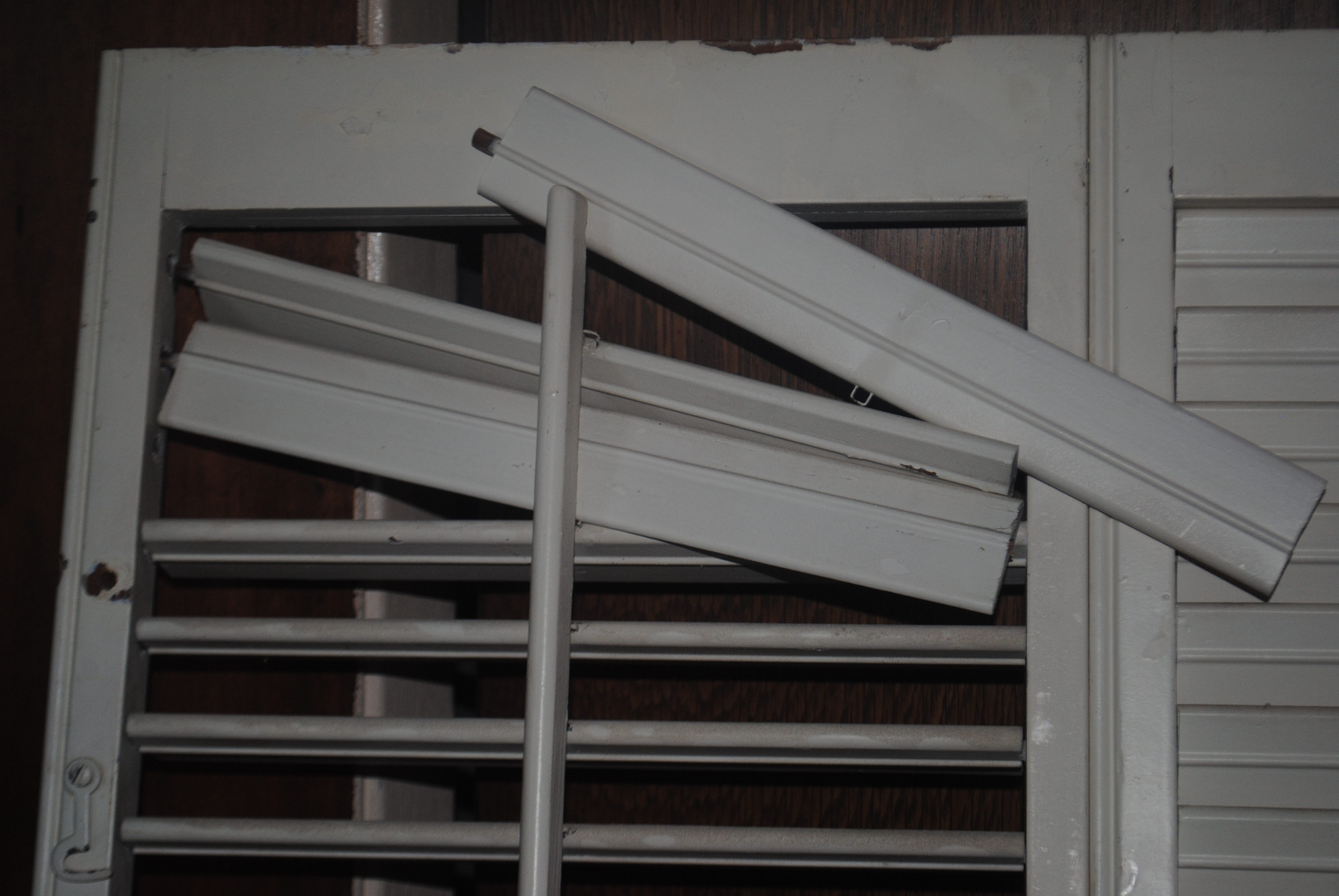 How to Repair Broken Slats on Louvre Shutters 3 Steps (with Pictures