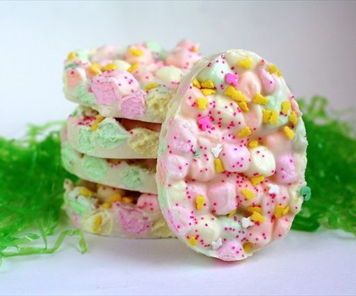 Super Easy Easter Marshmallow Bark