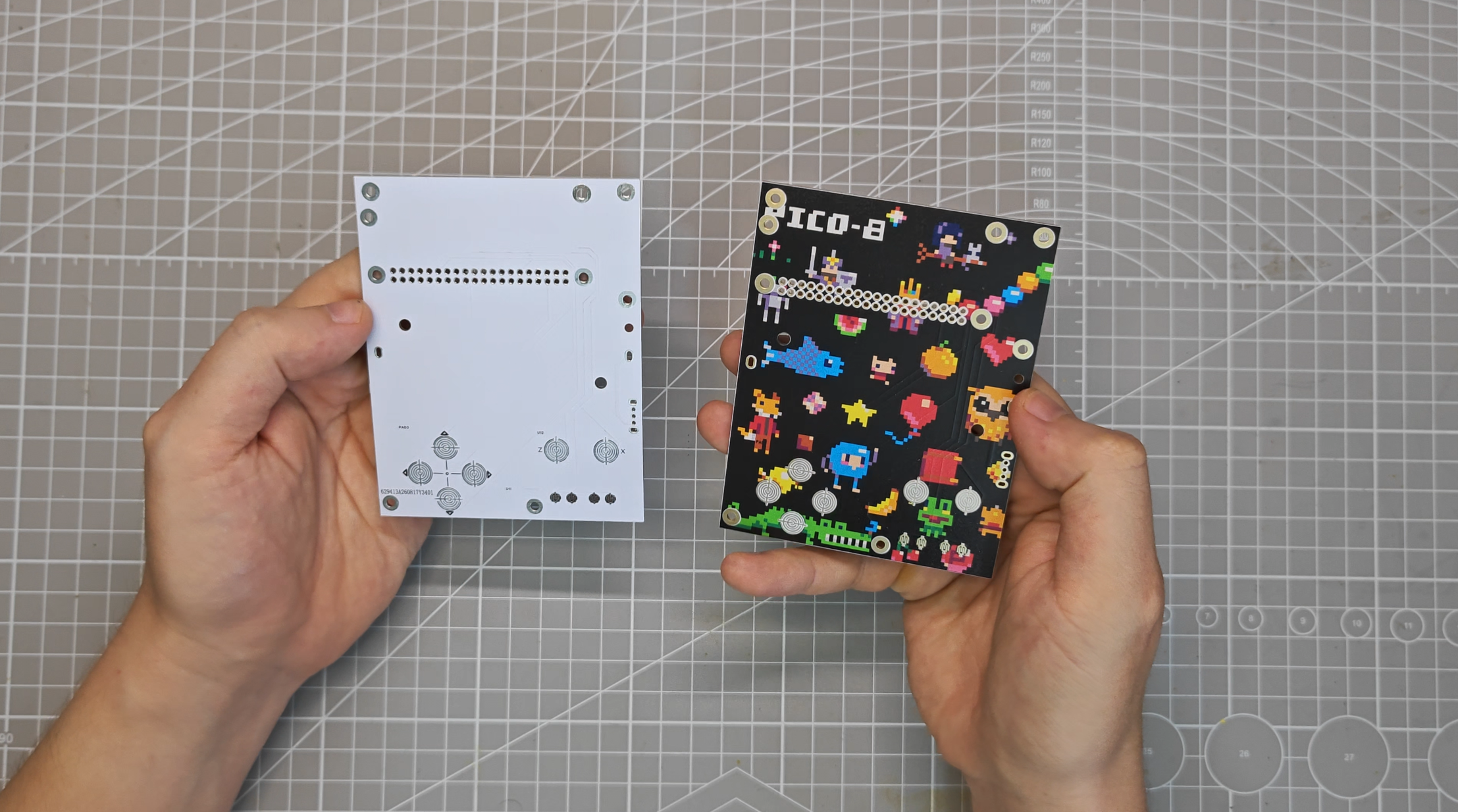 ภาพจากขั้นตอนการประกอบแผงวงจร PCB ของเครื่องเกม PICO-8