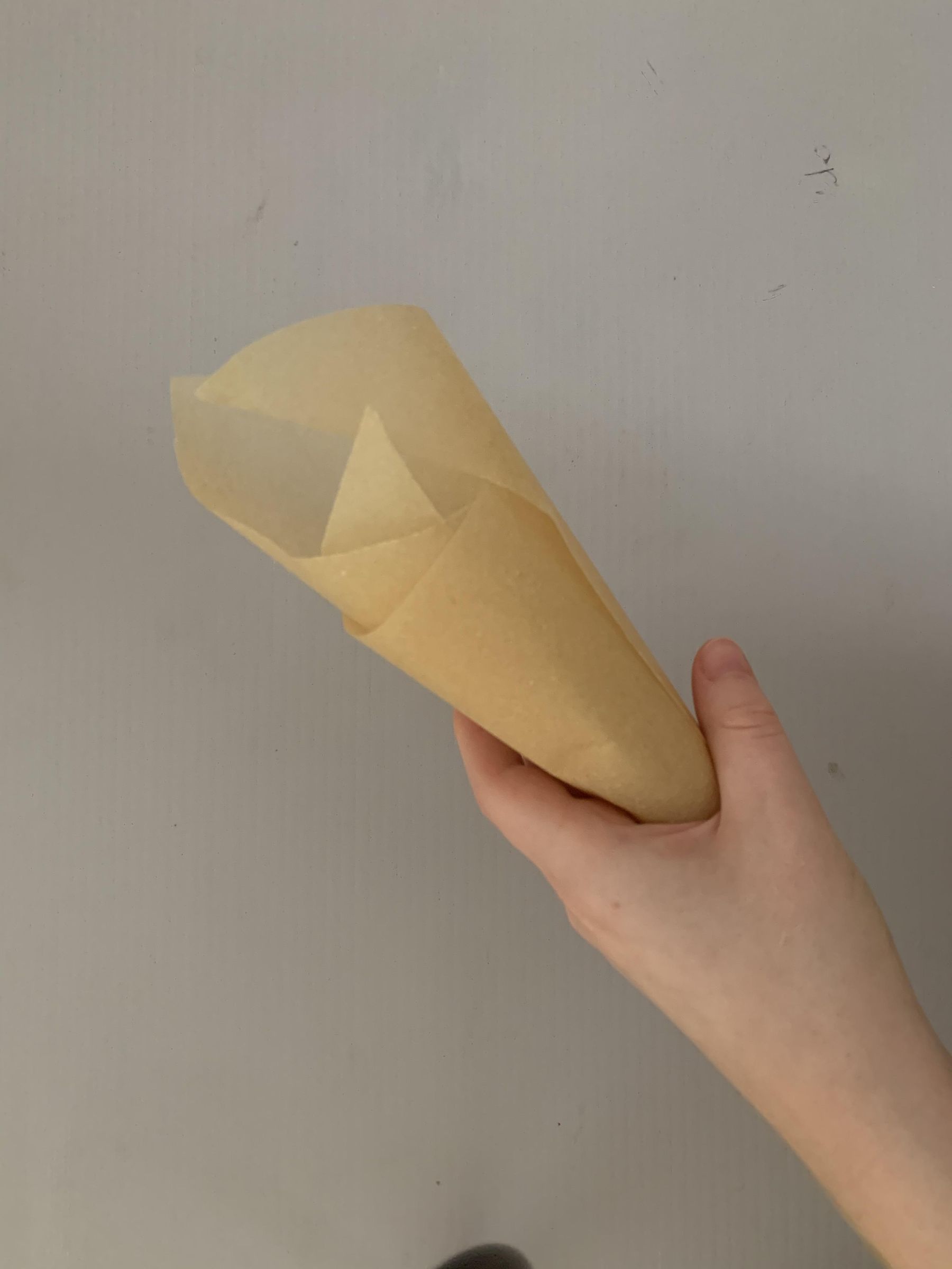 How to Make a Parchment Paper Piping Bag (Paper 3 Steps