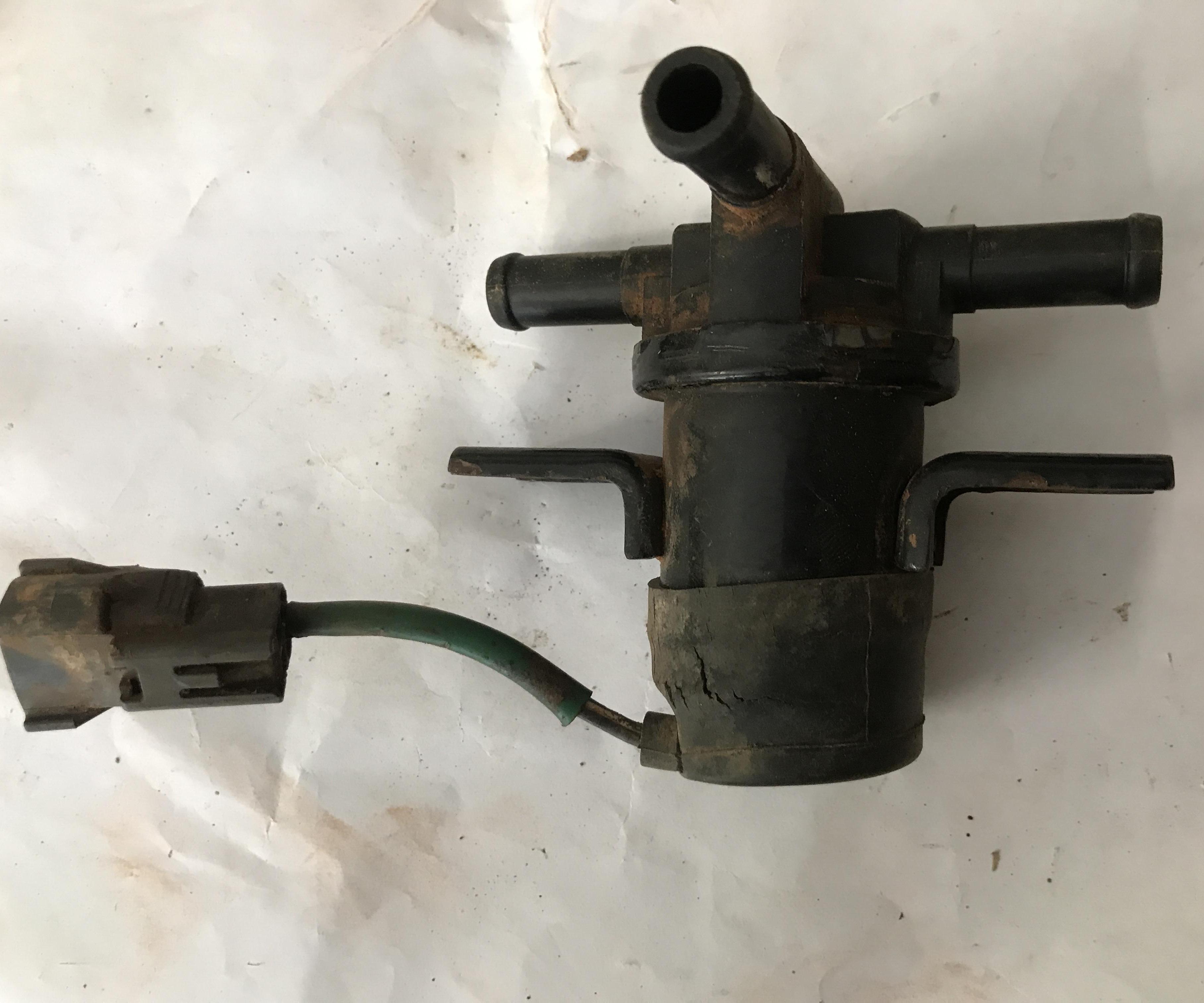 Repairing Landcruiser Tank Changeover Solenoid : 5 Steps