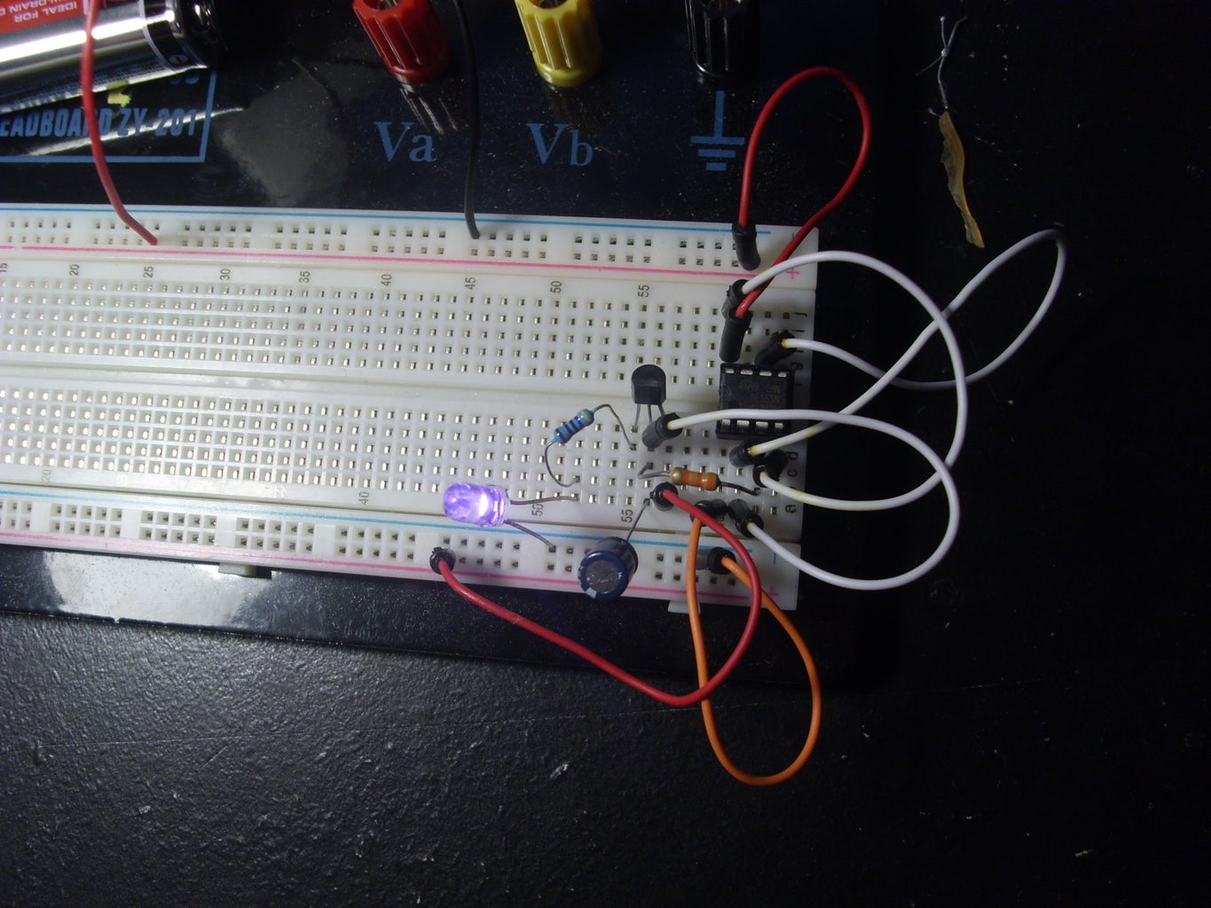 Throbbing/Fading/Flashing LED With 555 Timer