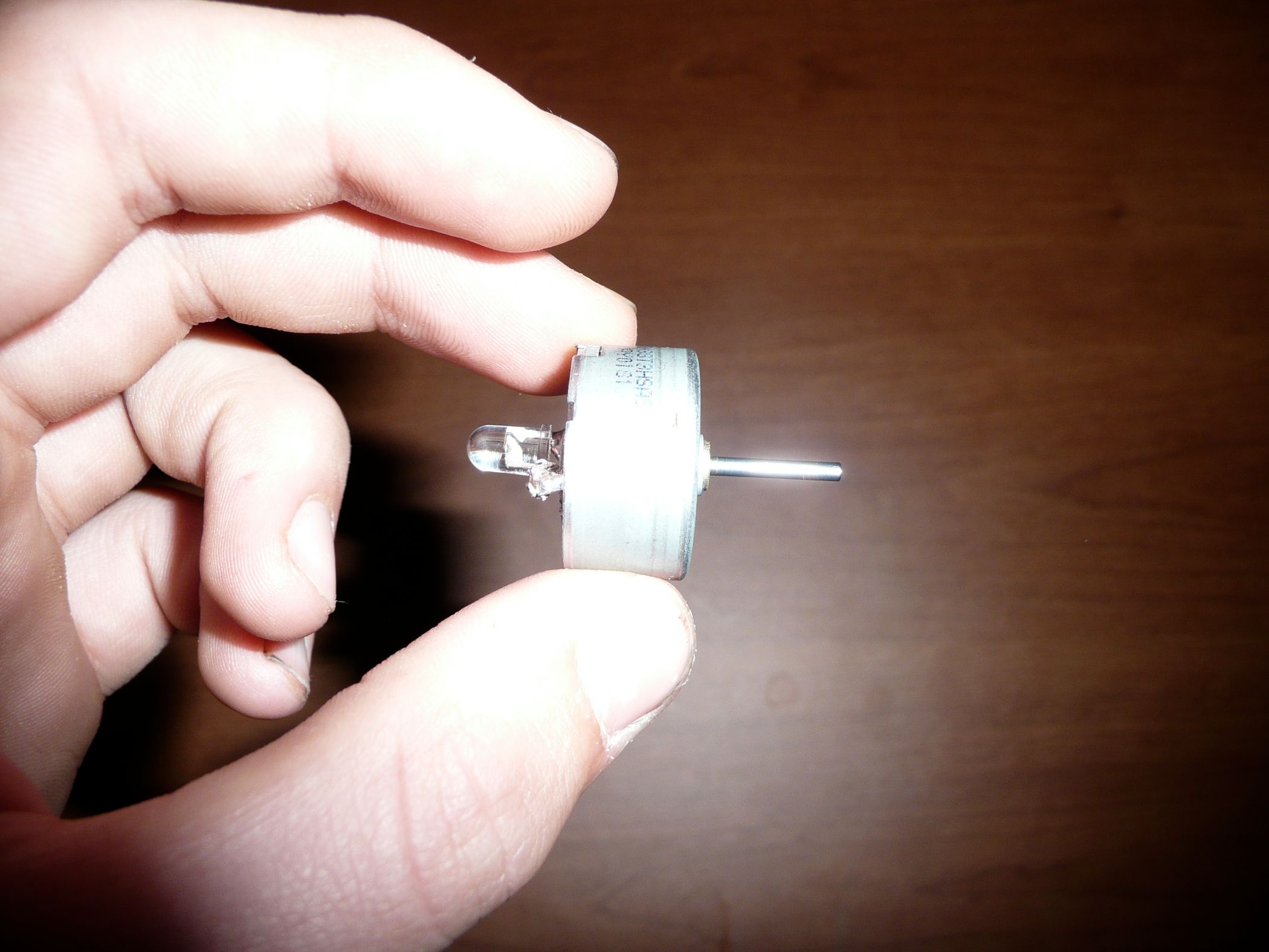 Not So Throwable L.E.D. Generator : 4 Steps - Instructables