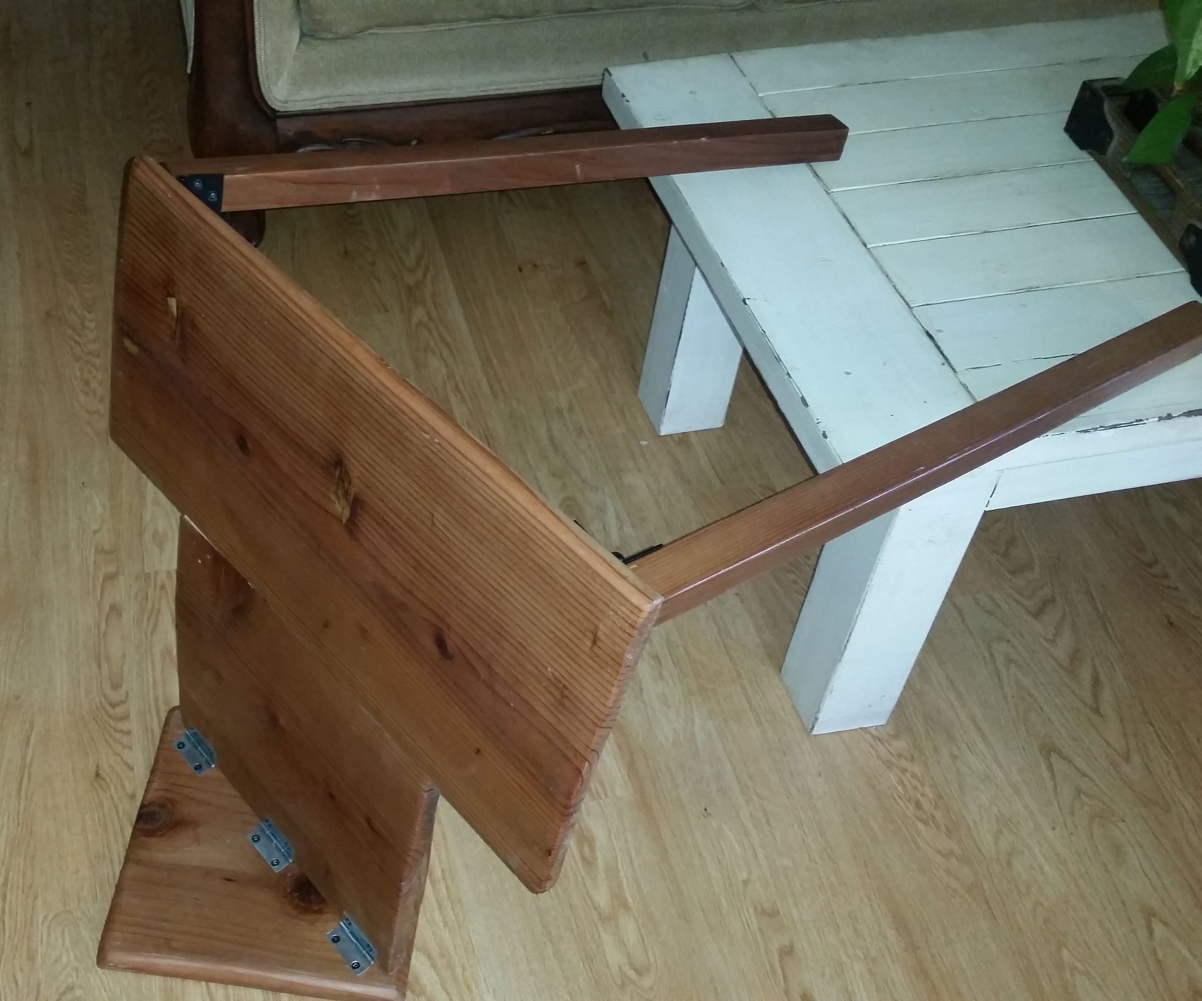 Wallmounted Redwood Folding Desk