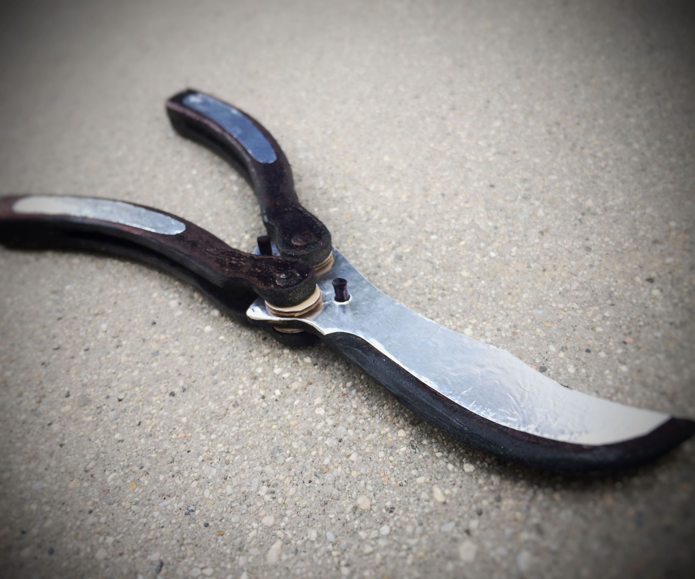 Cardboard-Ply ButterflyKnife Replica