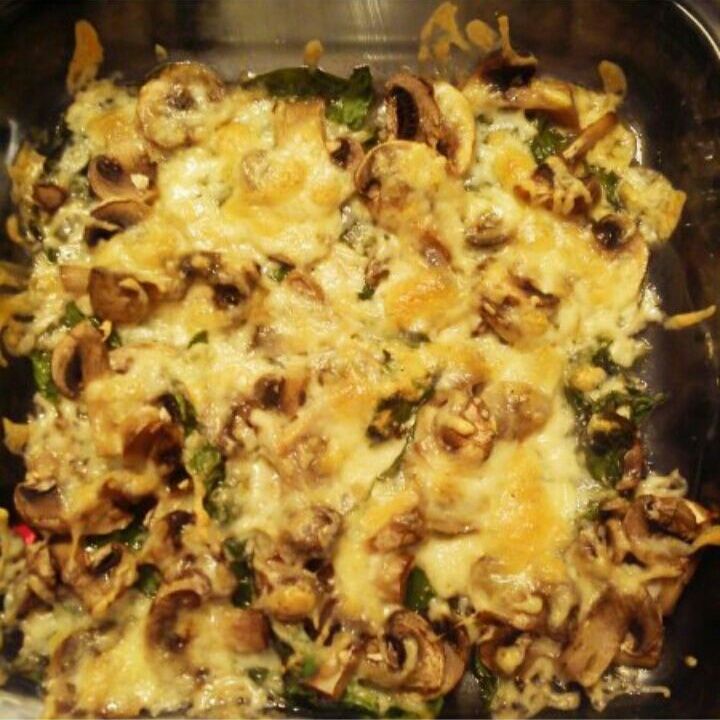 Cheesy Baked Spinach and Mushrooms