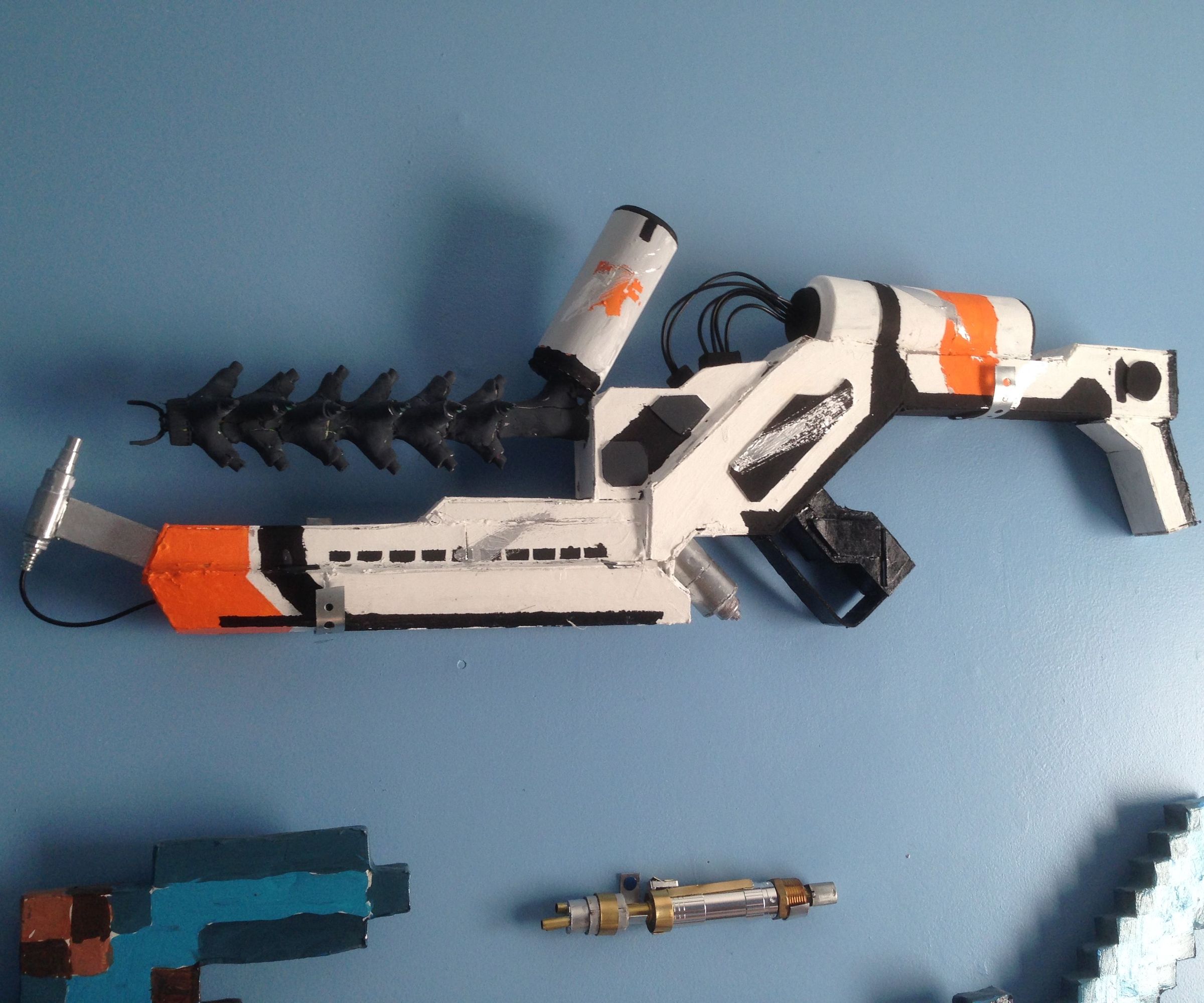 District 9 Arc Gun Prop