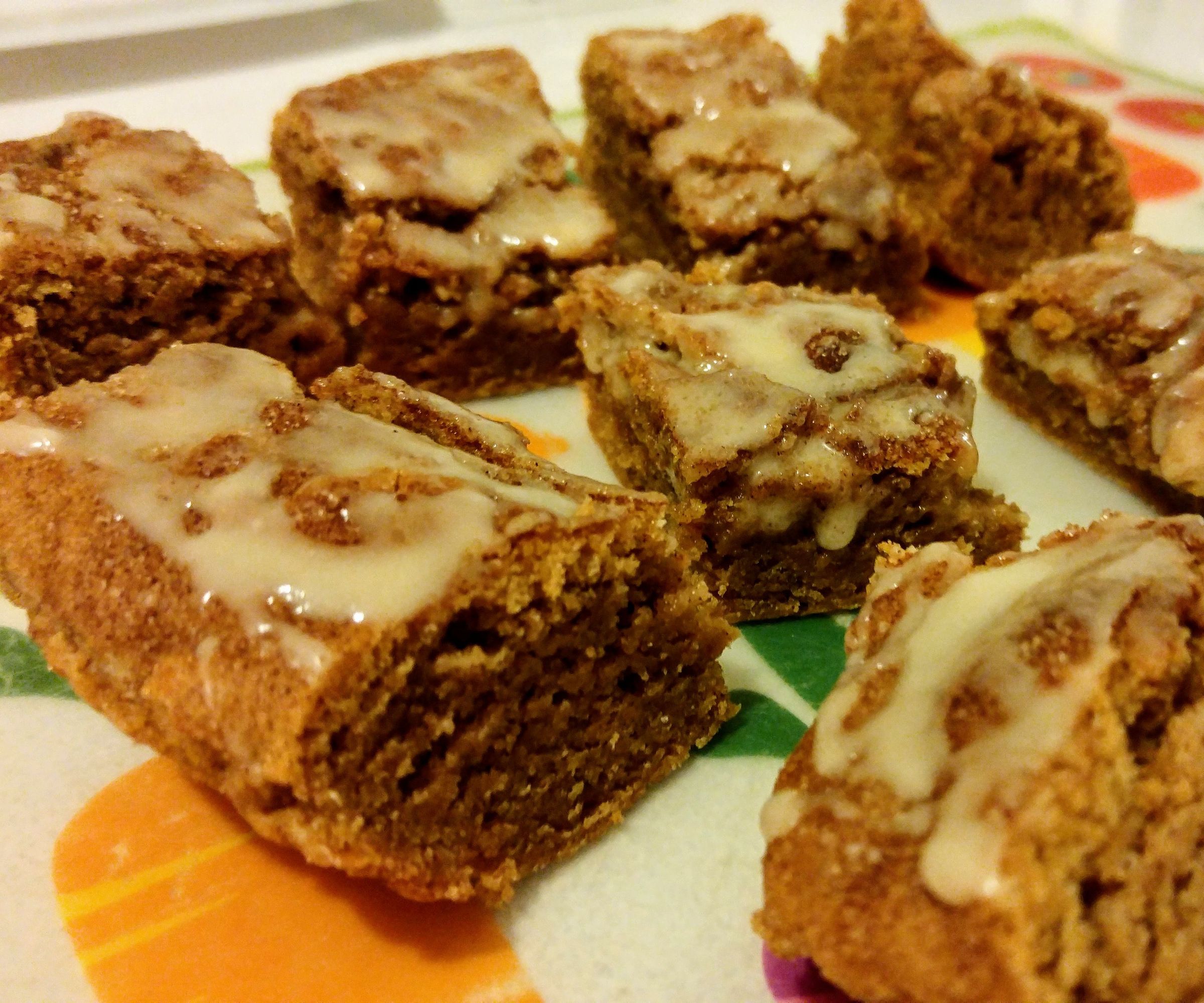 CinnaRoll Blondies