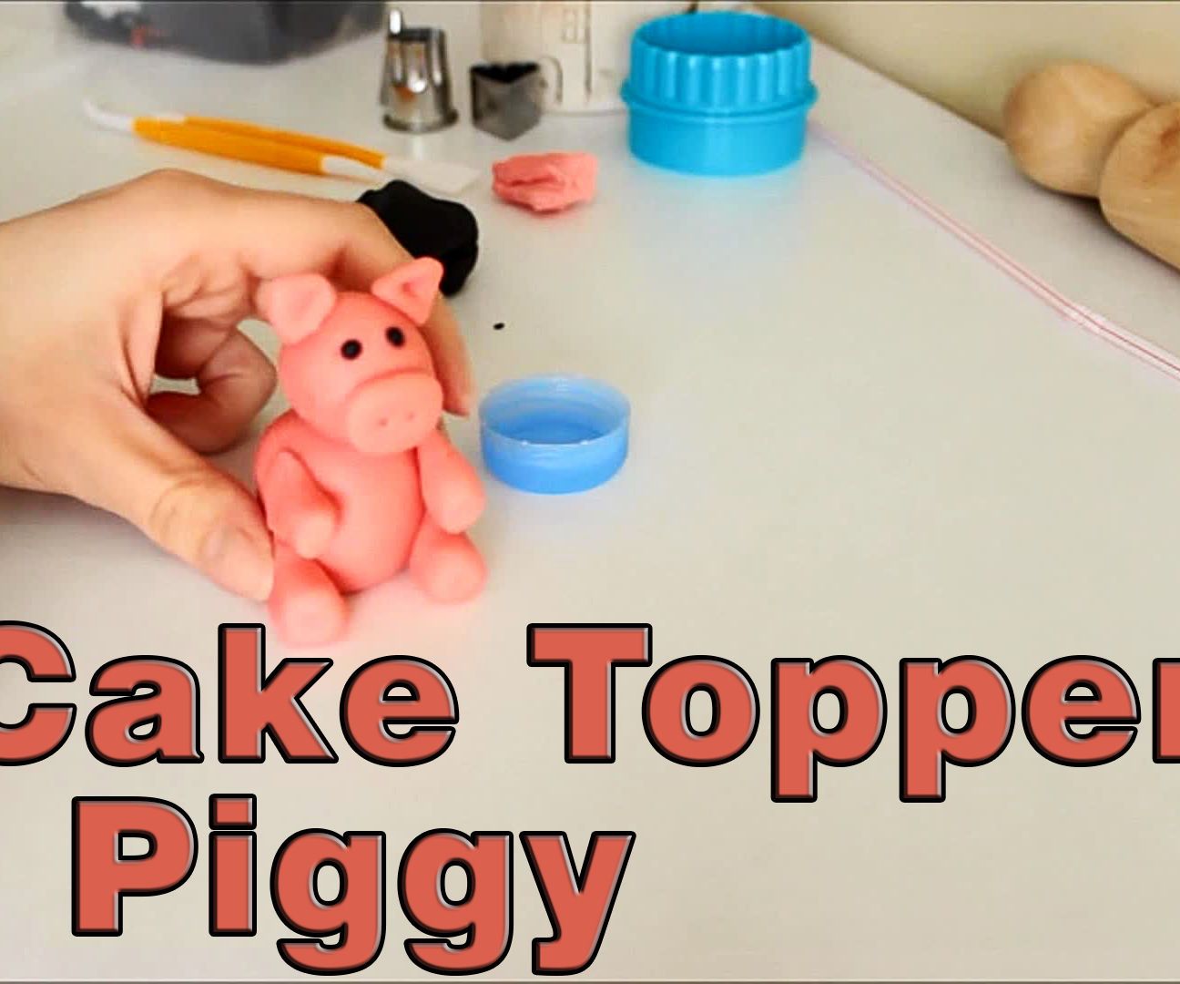  How to Make a Sugar Paste Fondant Pig Cake Topper