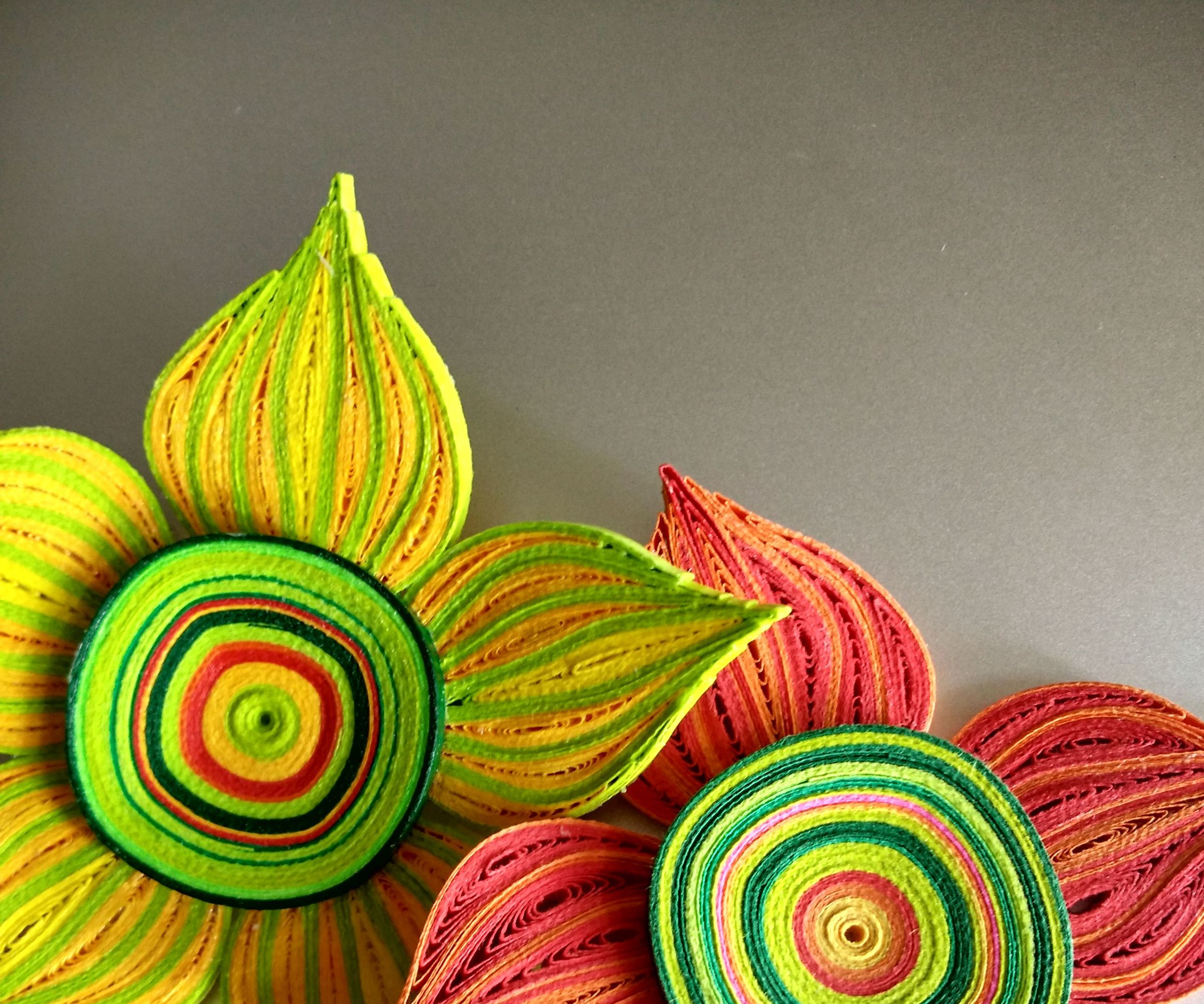 Gorgeous and Colourful Quilled Flowers - Quilling Made Easy!