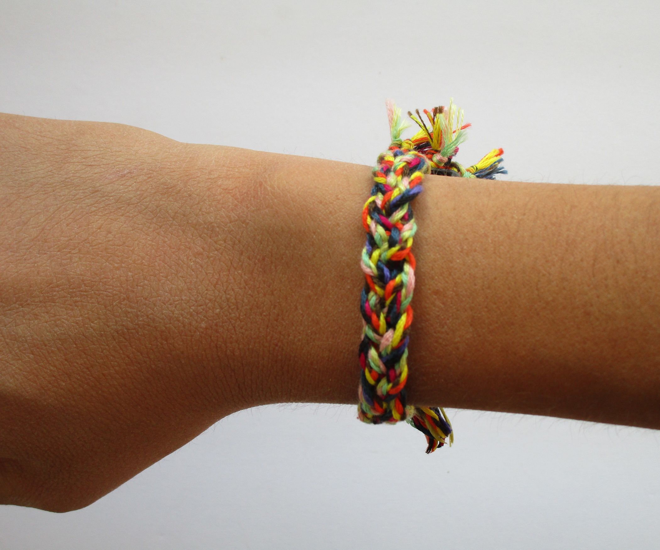 Rainbow Bracelet : 4 Steps - Instructables