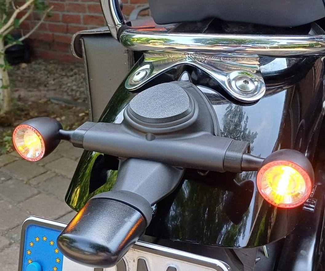 TRIUMPH Bonneville- Replacing the Original Rear Turn Signals on the Kellermann Bullet 100 DG