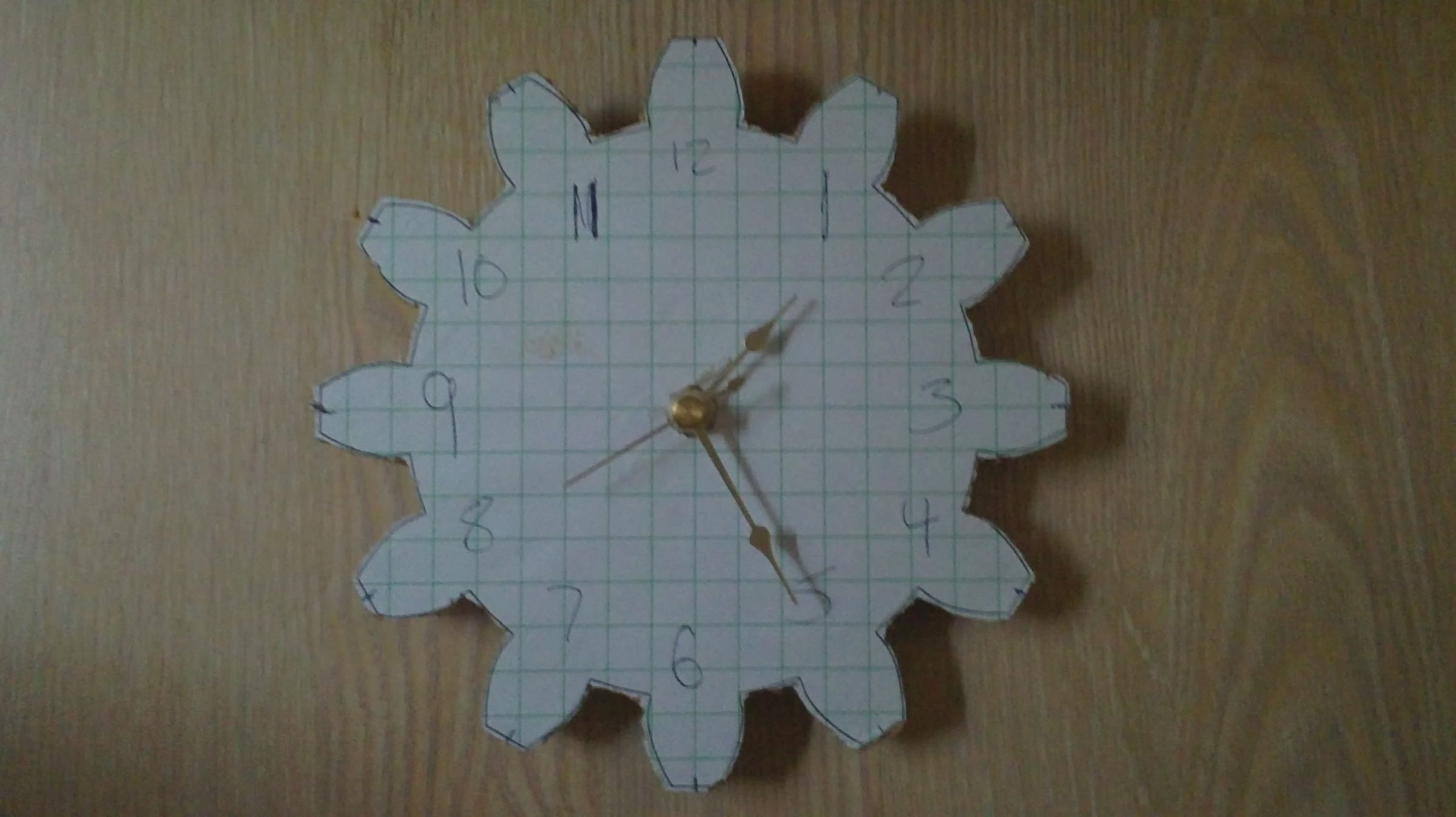 Simple Gear Shaped Clock
