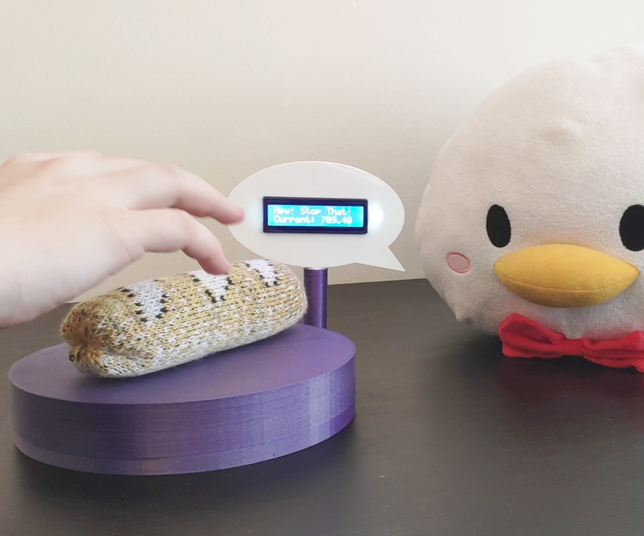 Gesture Sensing E-textiles