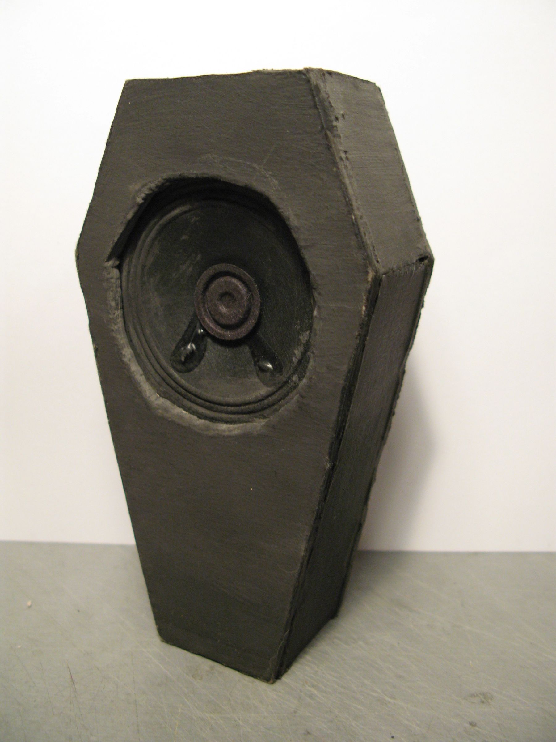 Mini Coffin Guitar Amp (on Battery)