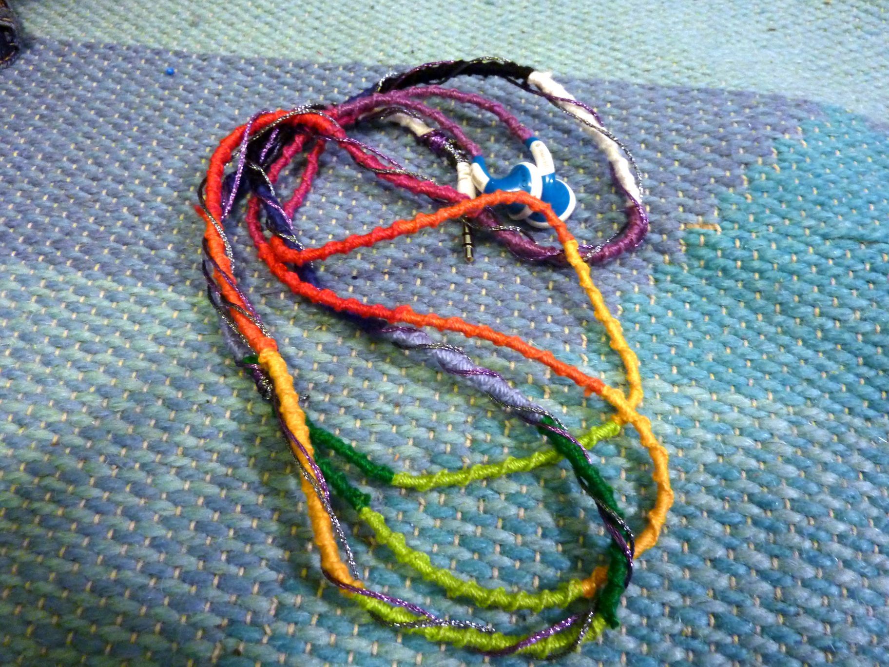 How to Make Earbuds Colorful Using Thread 8 Steps (with Pictures