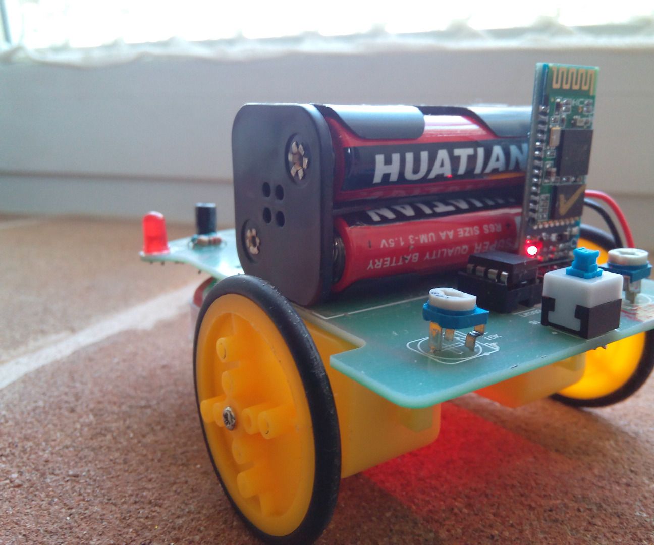 Modding a little tracking car model