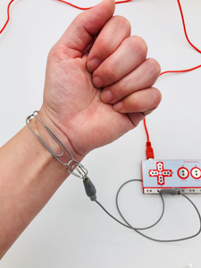 Create a Controller to Plug and Play With Makey Makey : 5 Steps ...