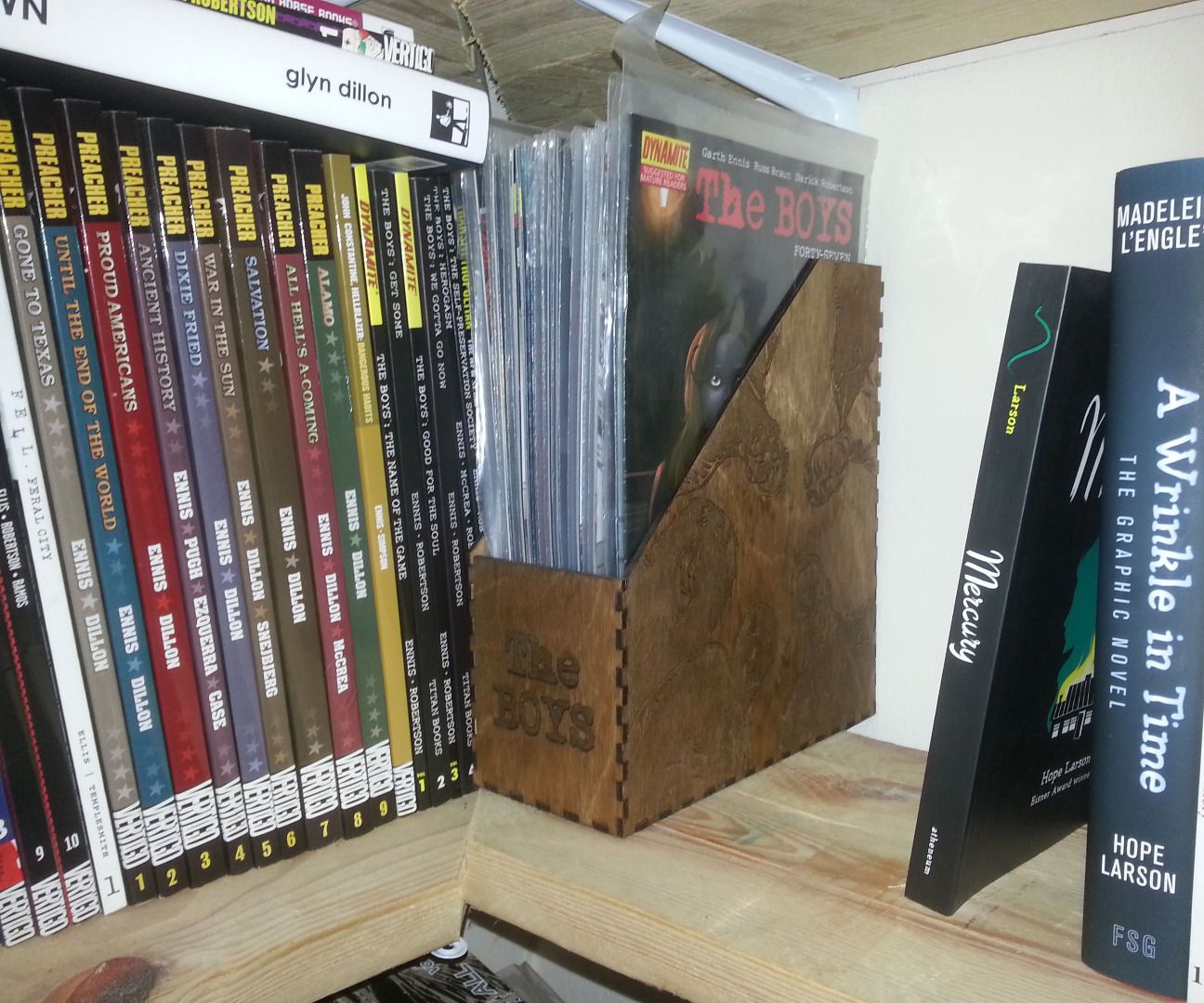 Laser Cut Comics Holder