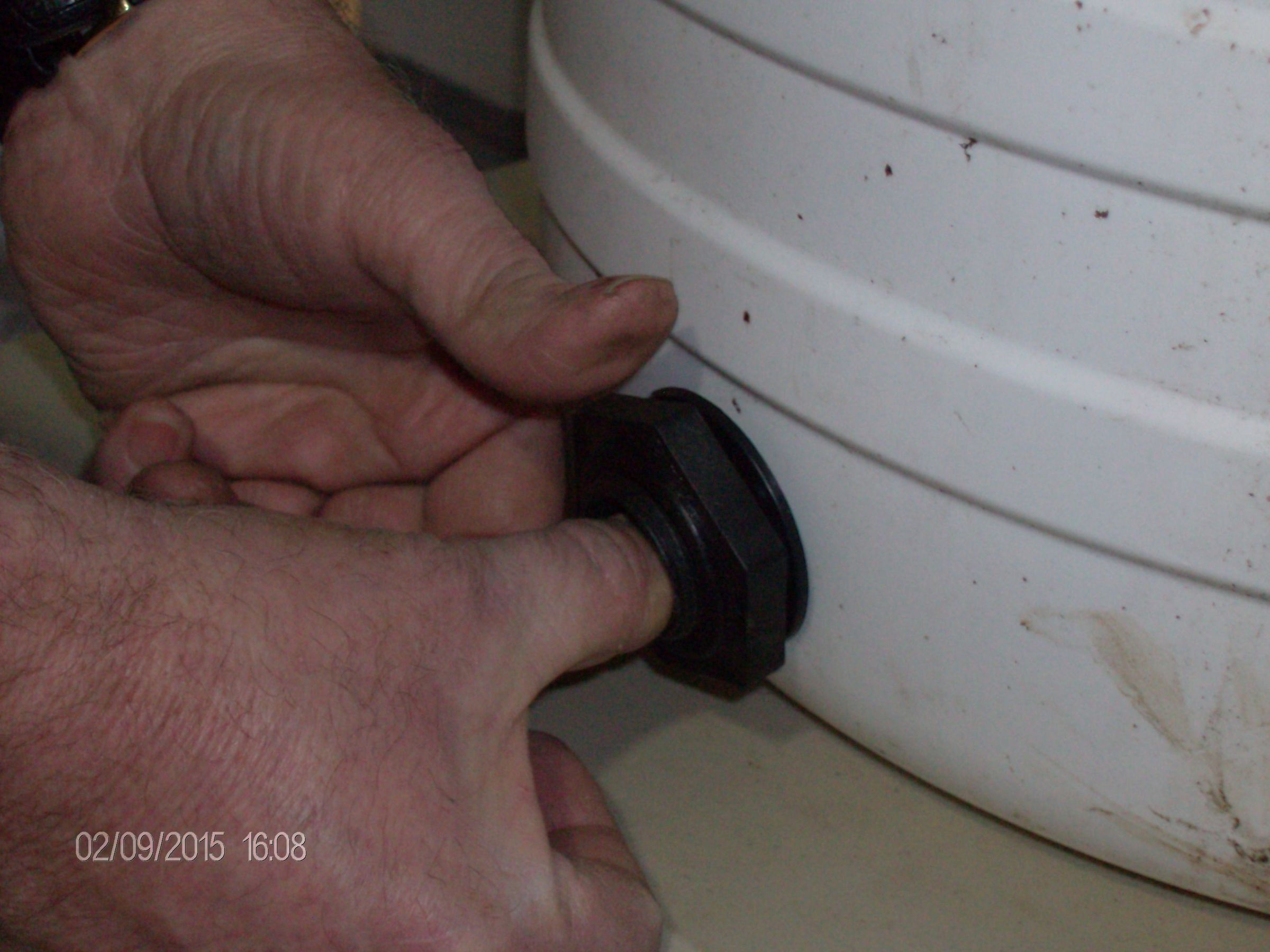 Rain Barrel Bulkhead Fitting 8 Steps Instructables