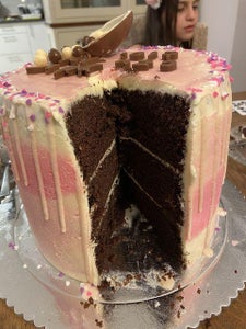 Crafting a Colorful Multi-Floor Cake