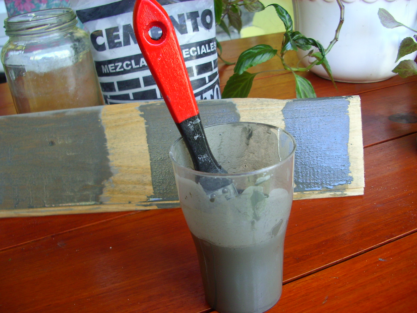 A Cheap and Easy Homemade Paint (una Pintura Barata Y Fácil Hecha En Casa)